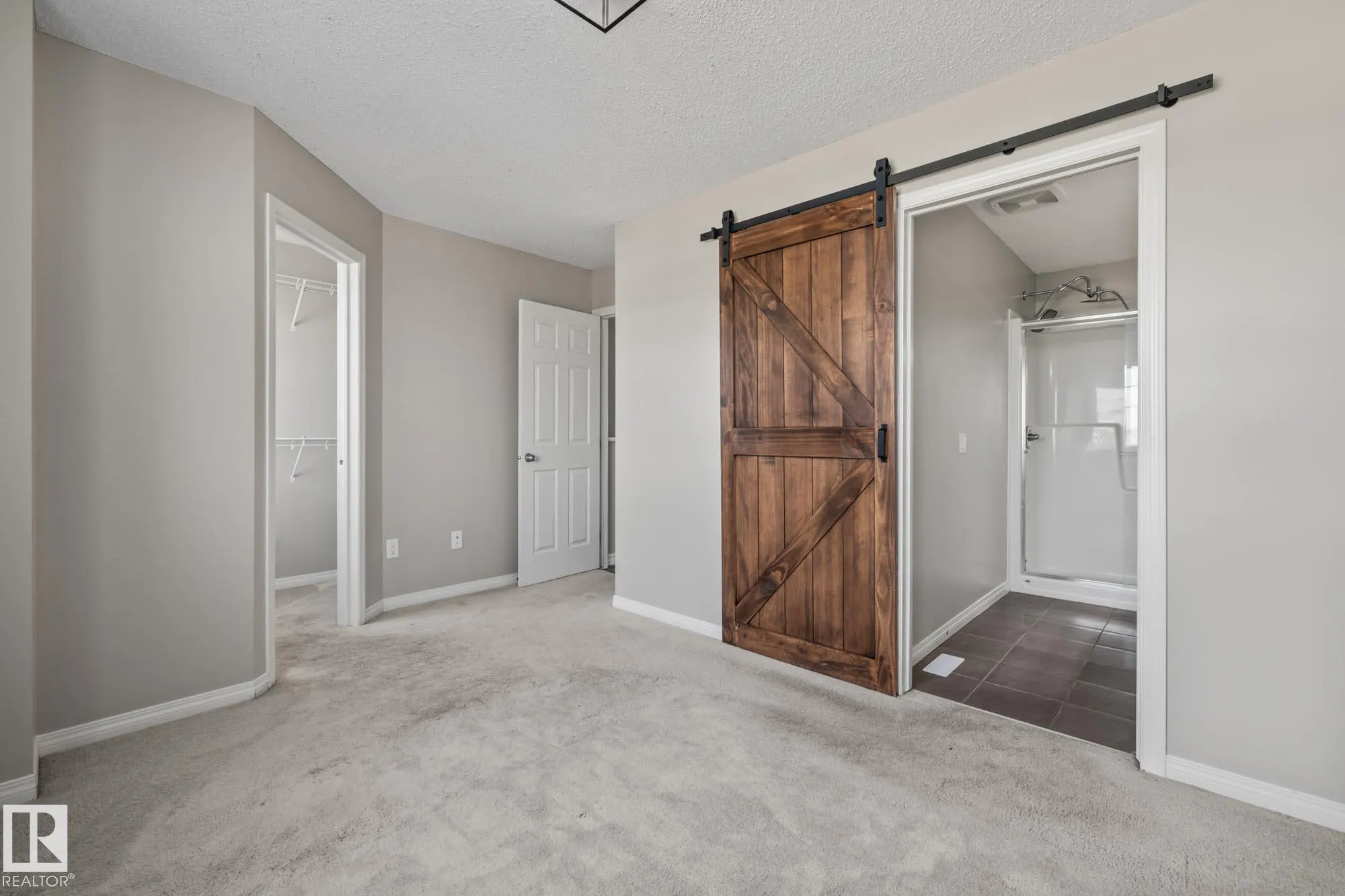 7385 EDGEMONT Way