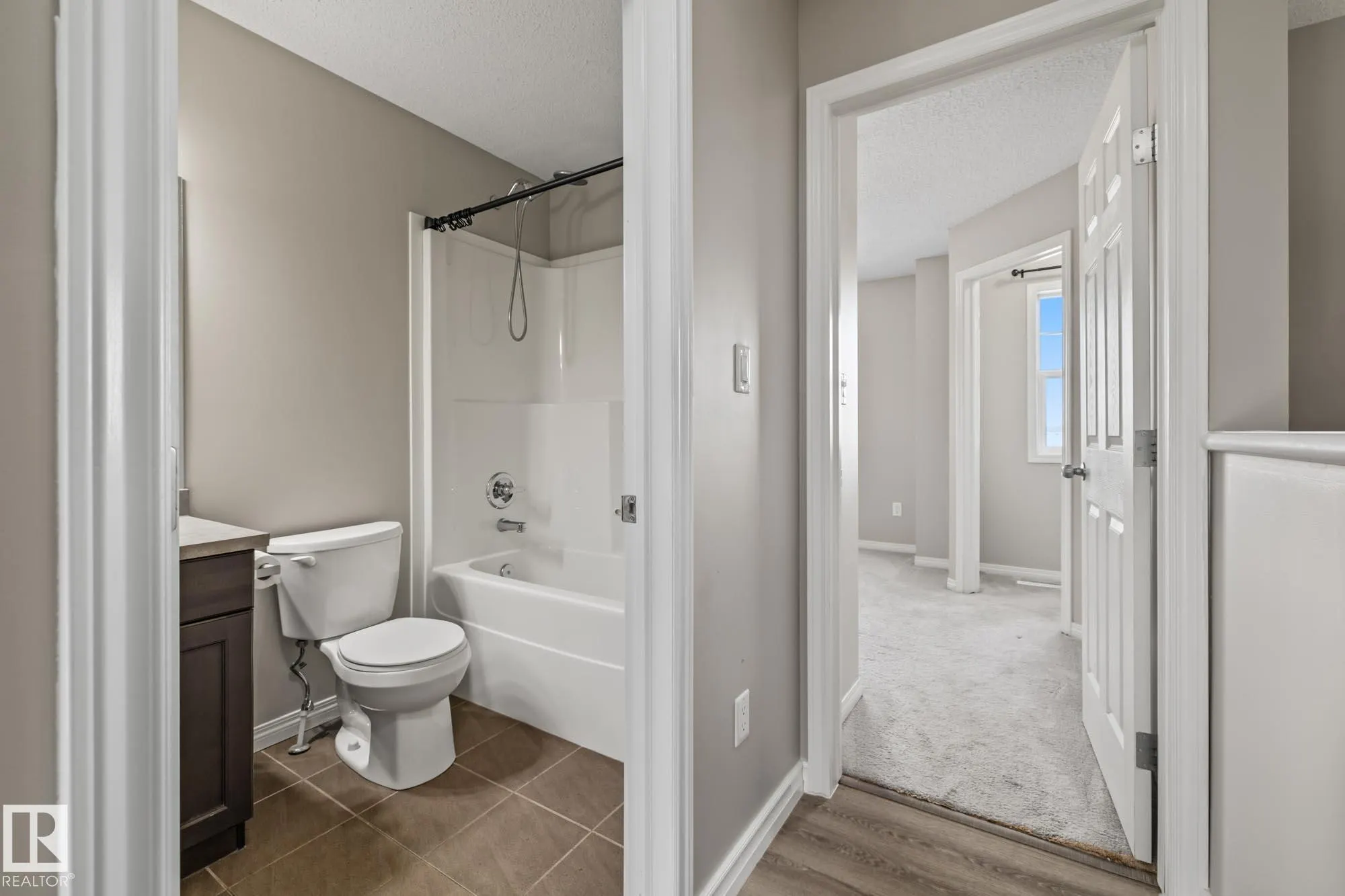 7385 EDGEMONT Way