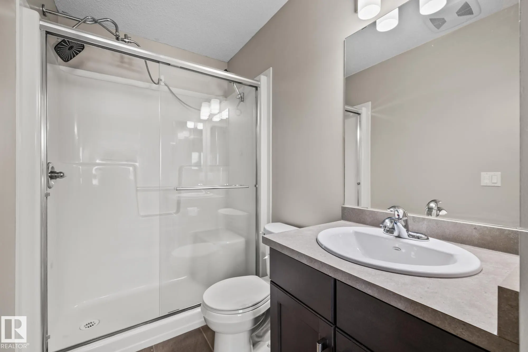 7385 EDGEMONT Way