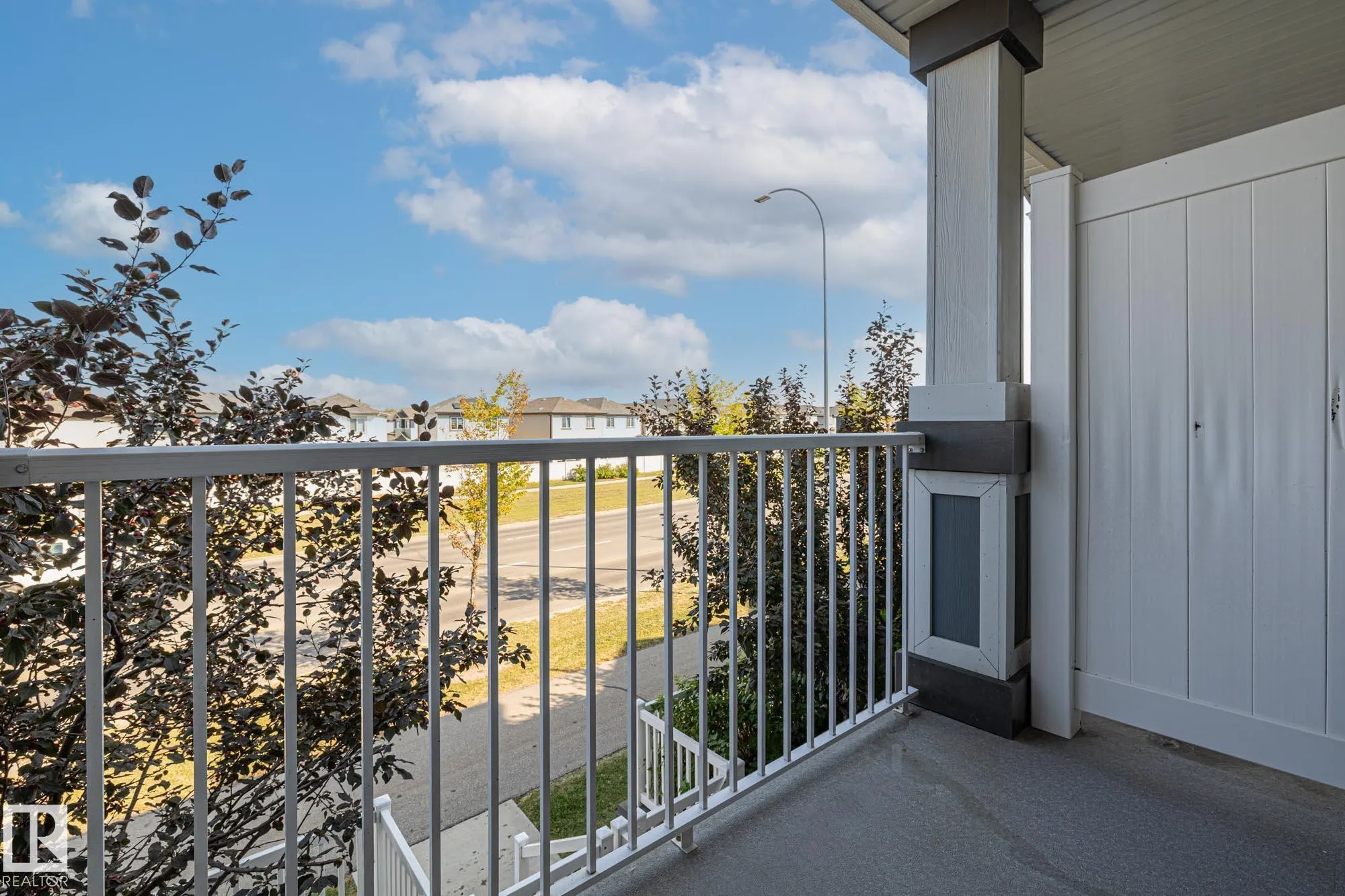 7385 EDGEMONT Way
