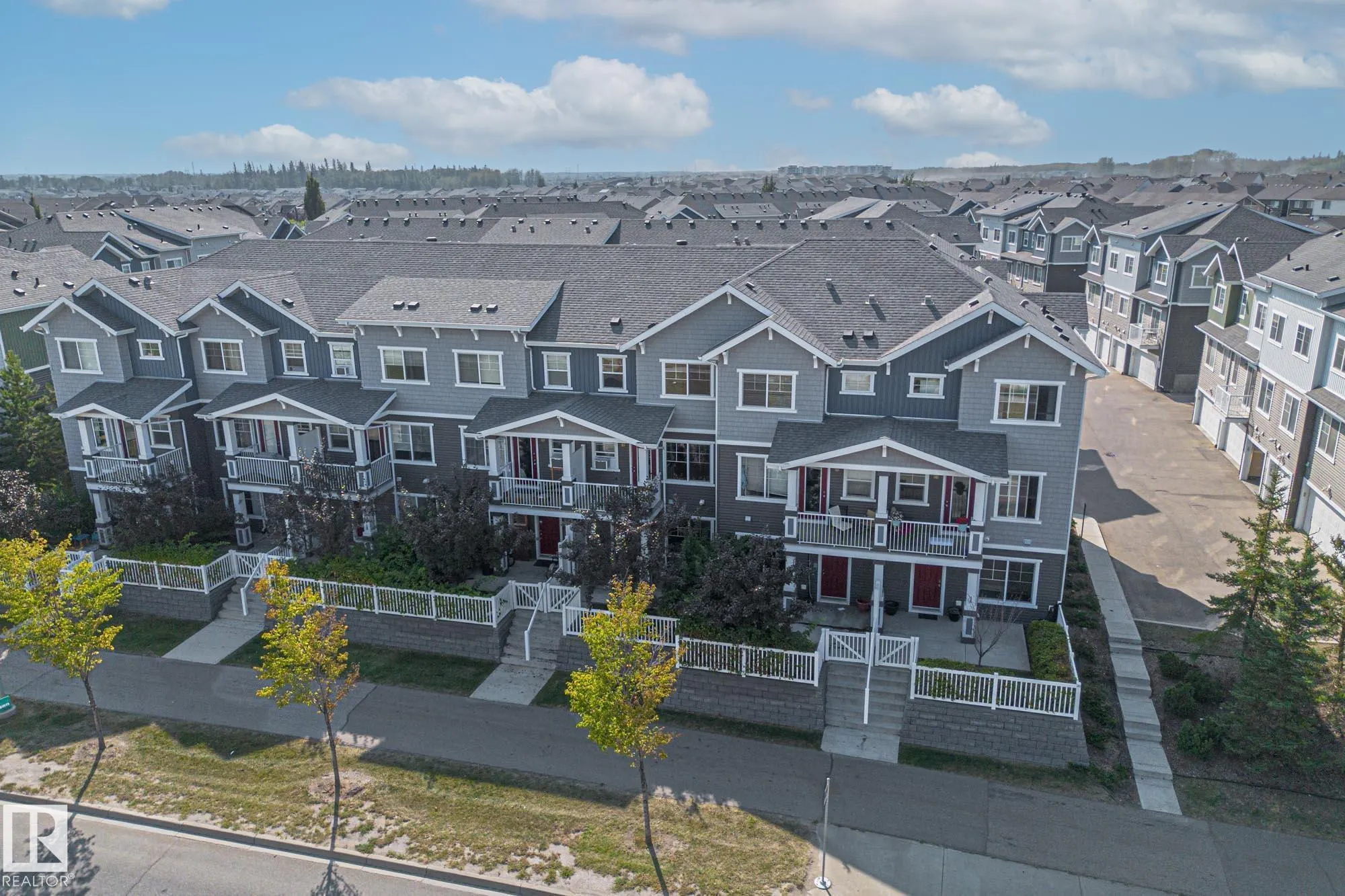 7385 EDGEMONT Way