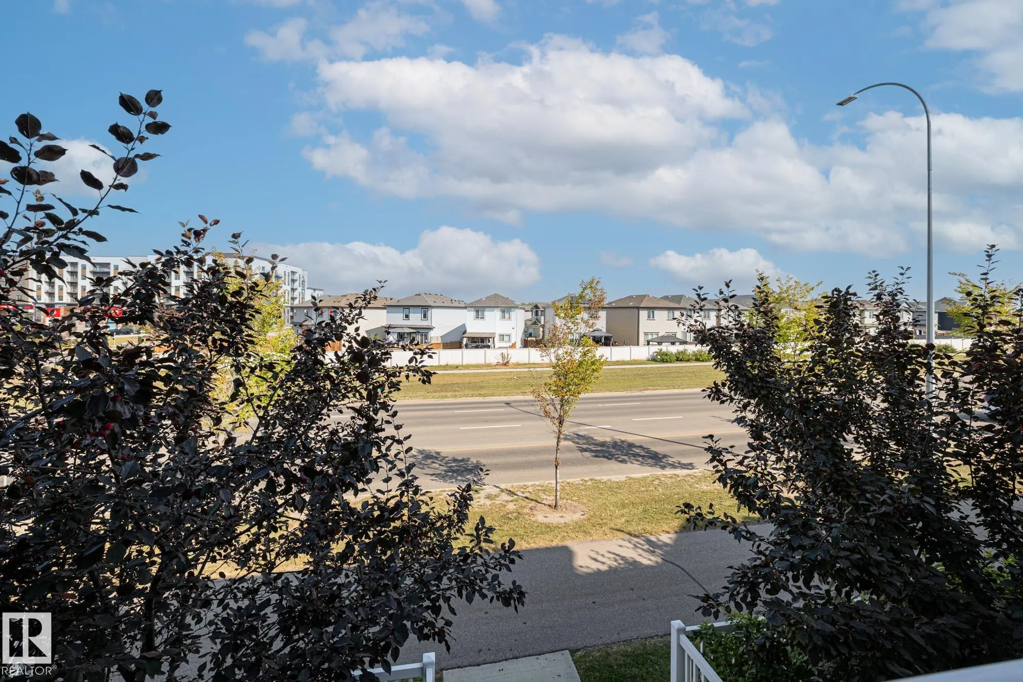 7385 EDGEMONT Way