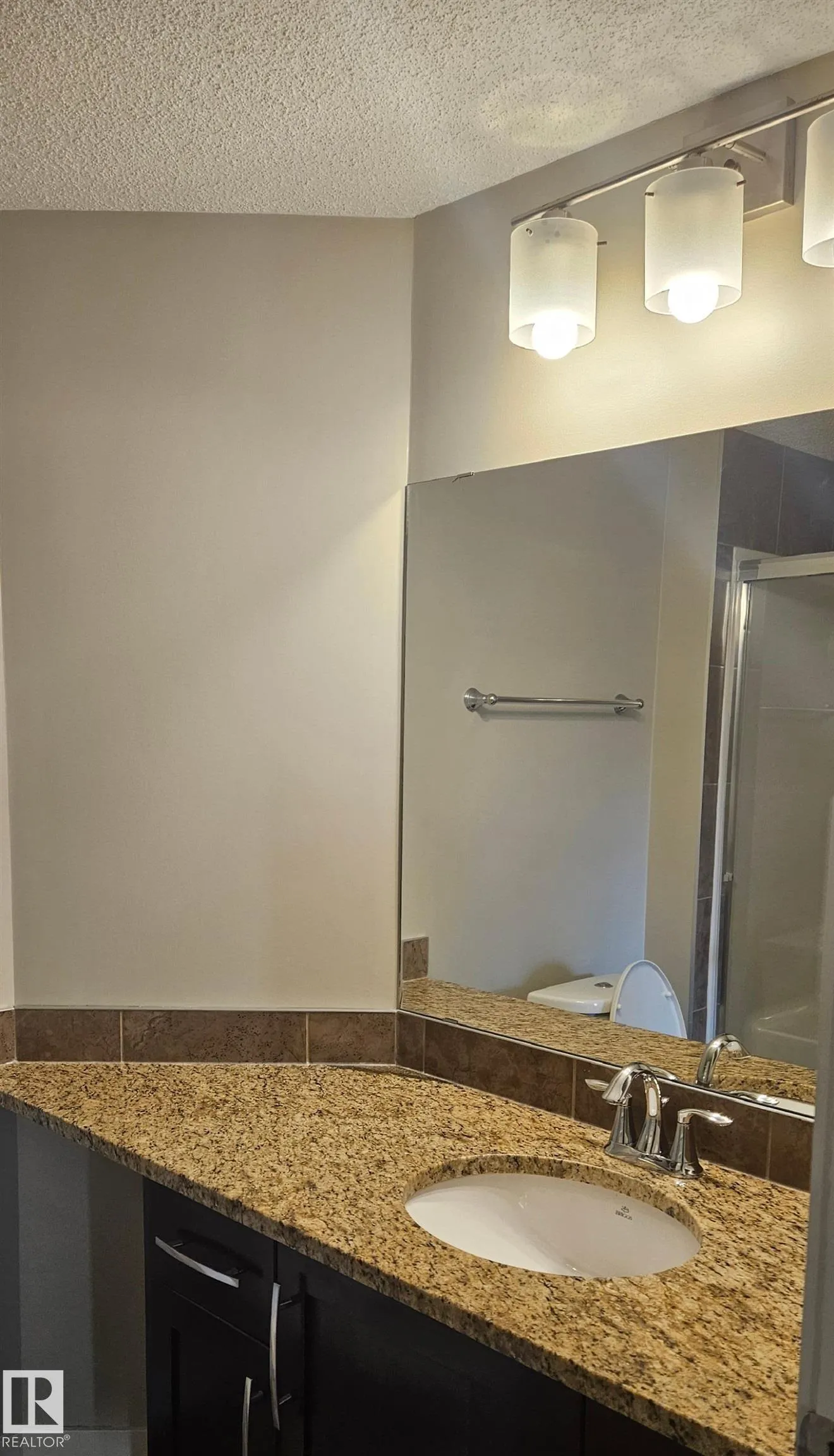 10530 56 AV NW