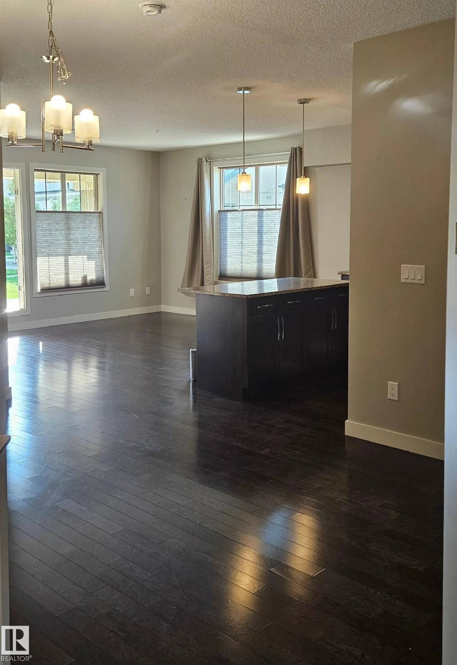 10530 56 AV NW