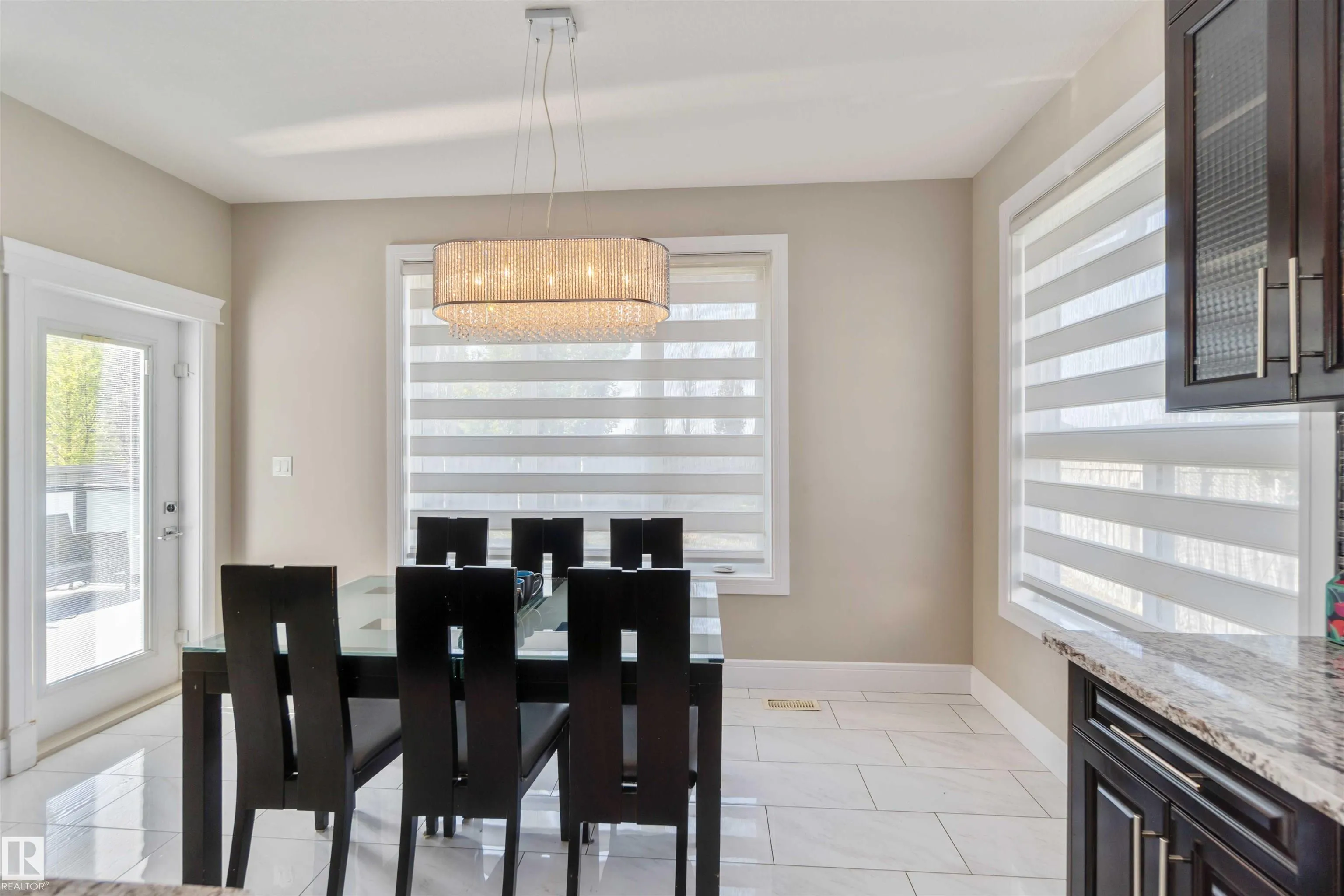 3948 CLAXTON Loop