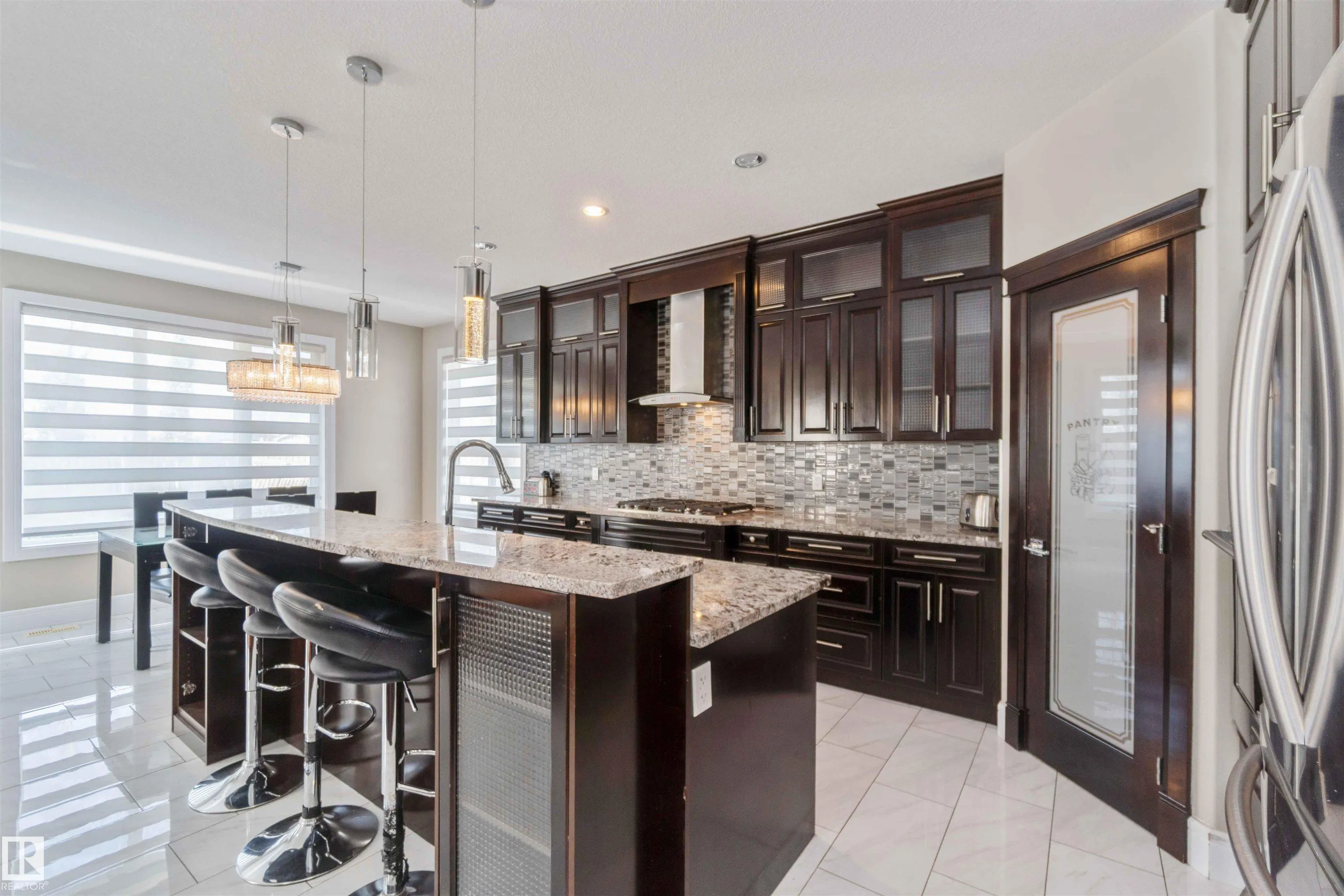 3948 CLAXTON Loop