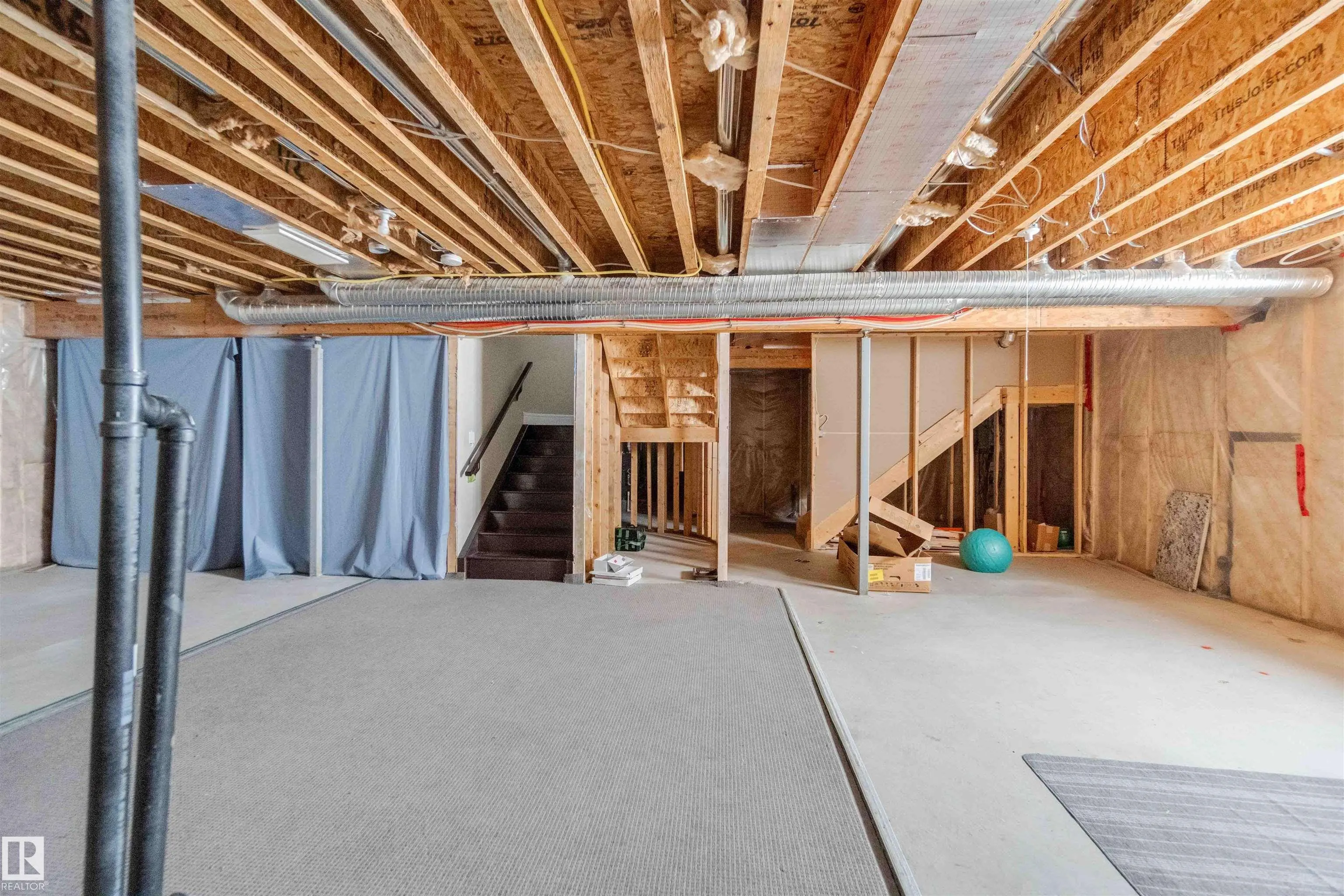 3948 CLAXTON Loop