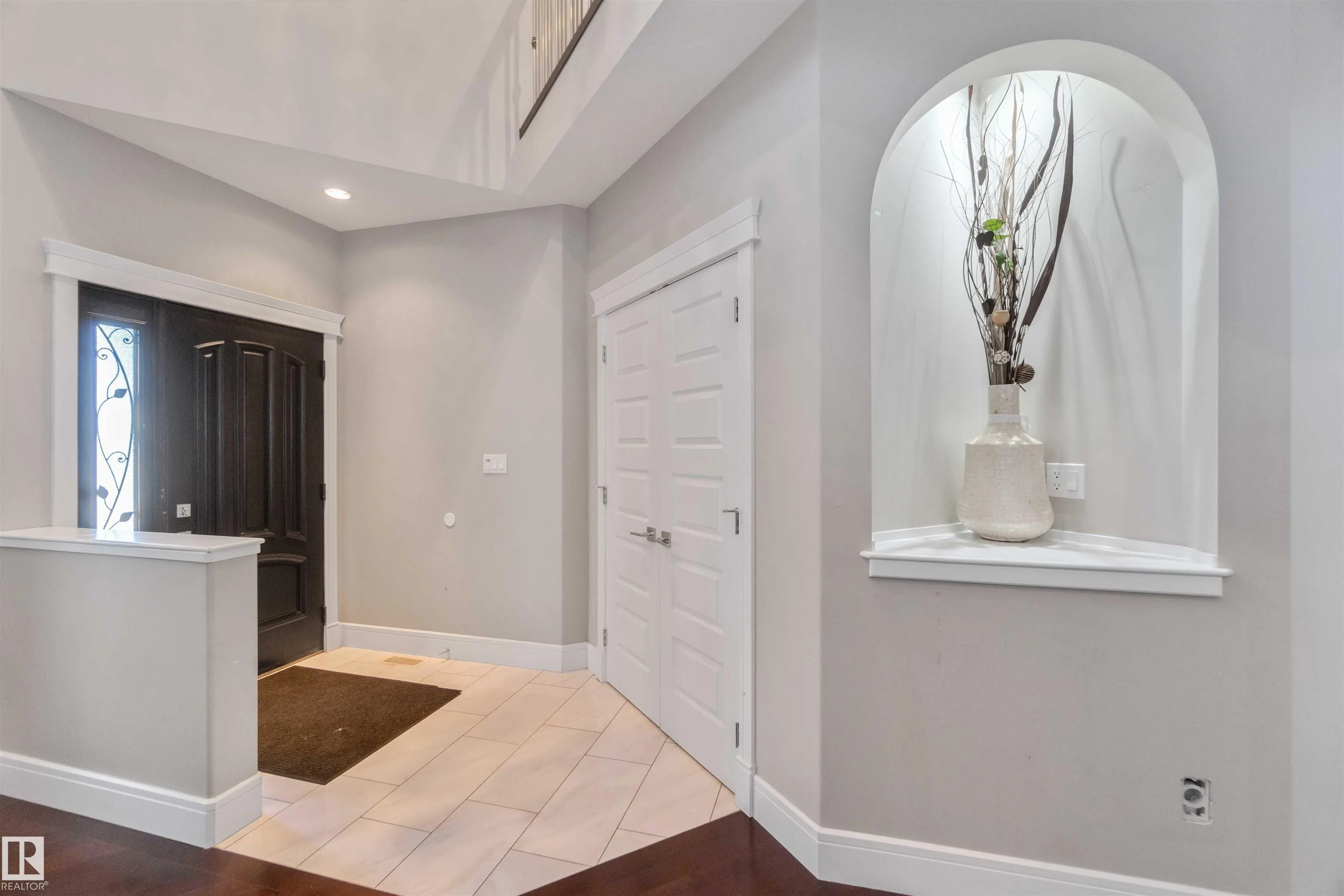 3948 CLAXTON Loop