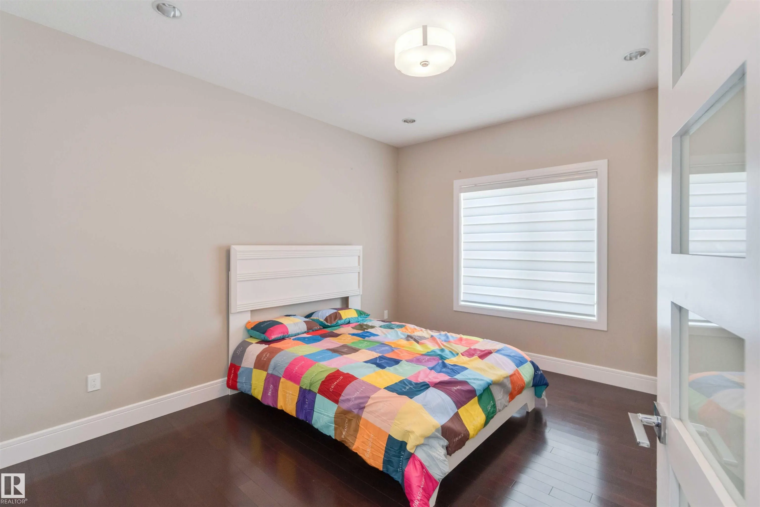 3948 CLAXTON Loop