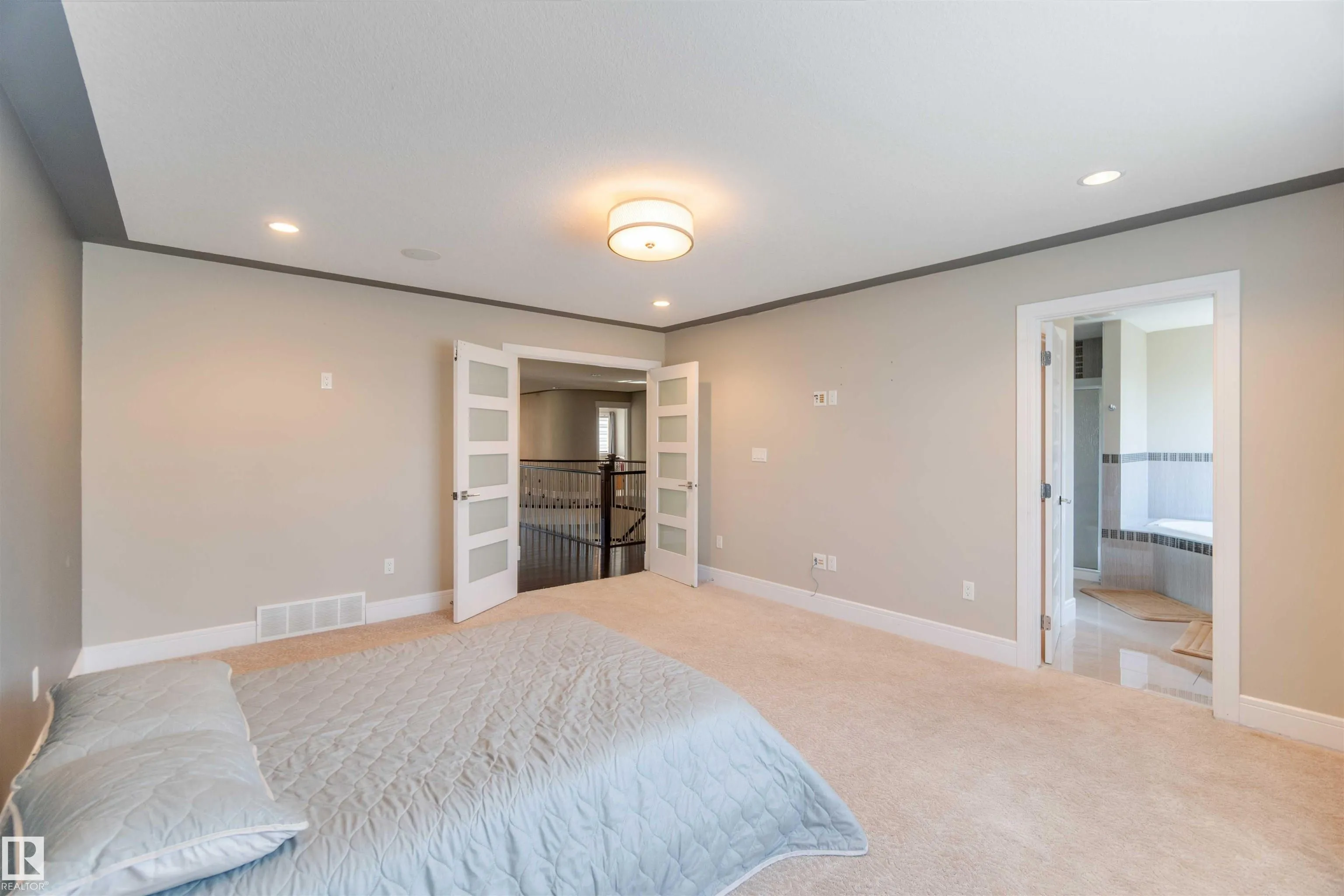 3948 CLAXTON Loop
