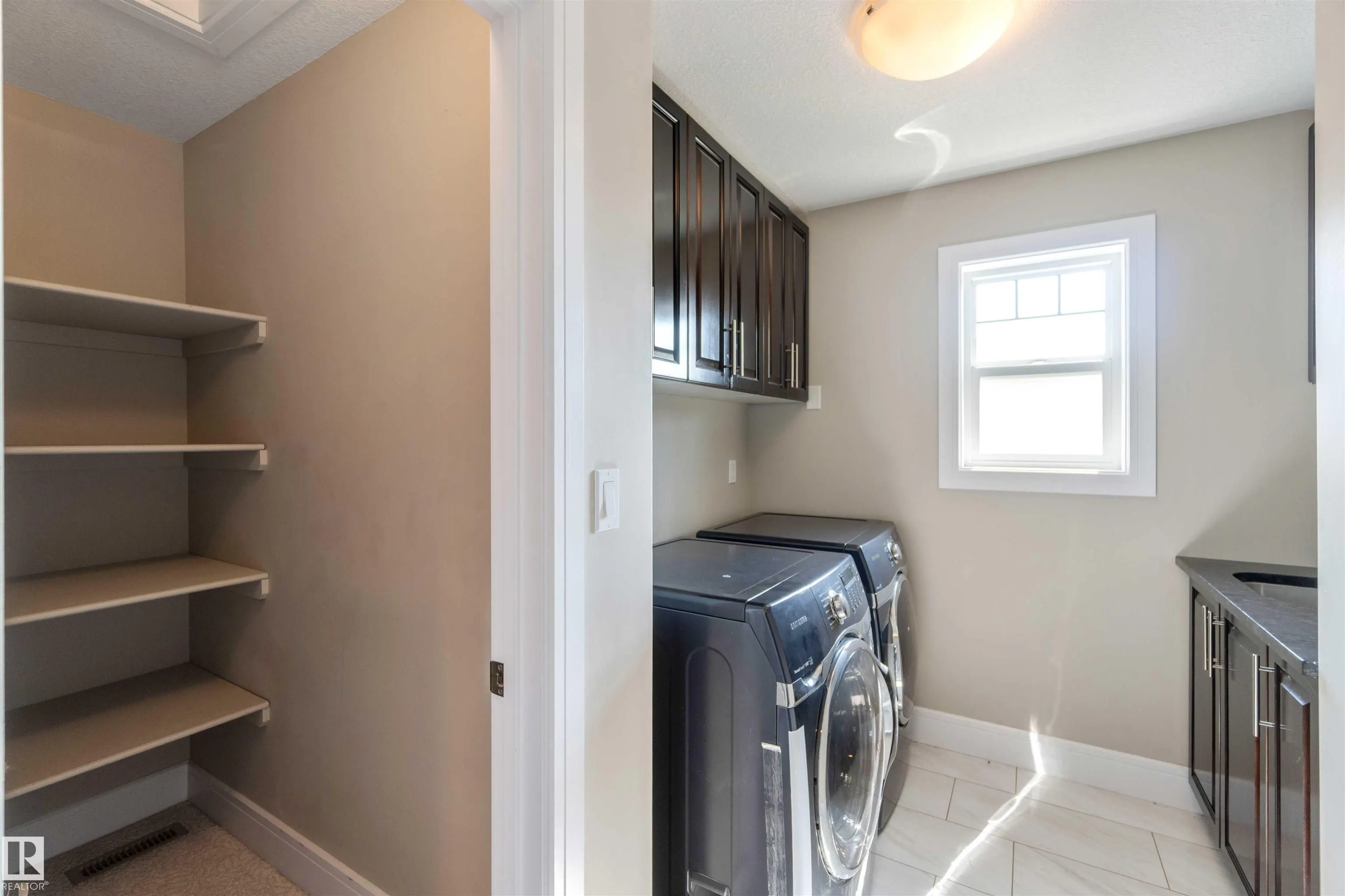 3948 CLAXTON Loop
