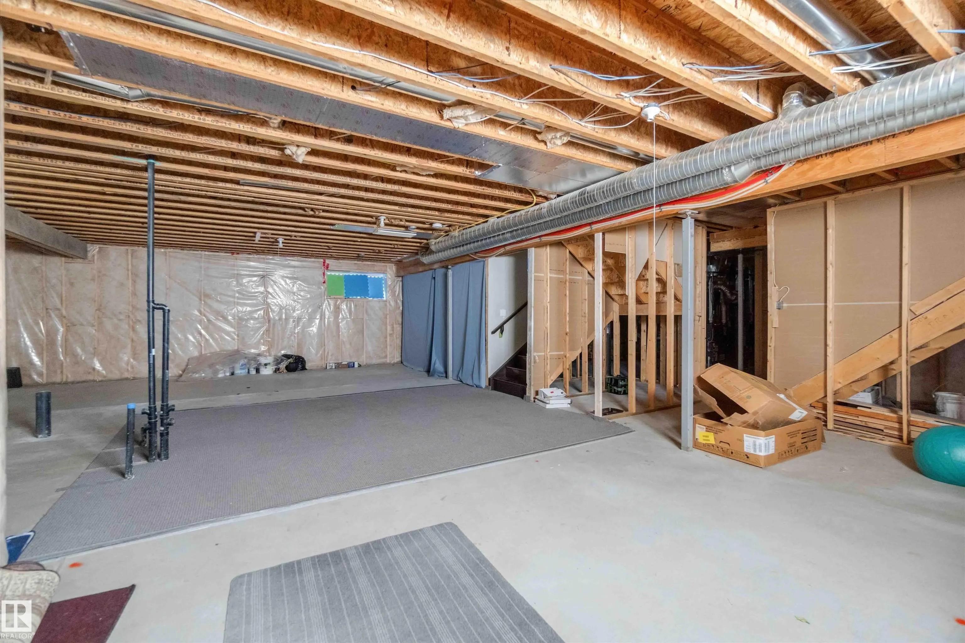 3948 CLAXTON Loop