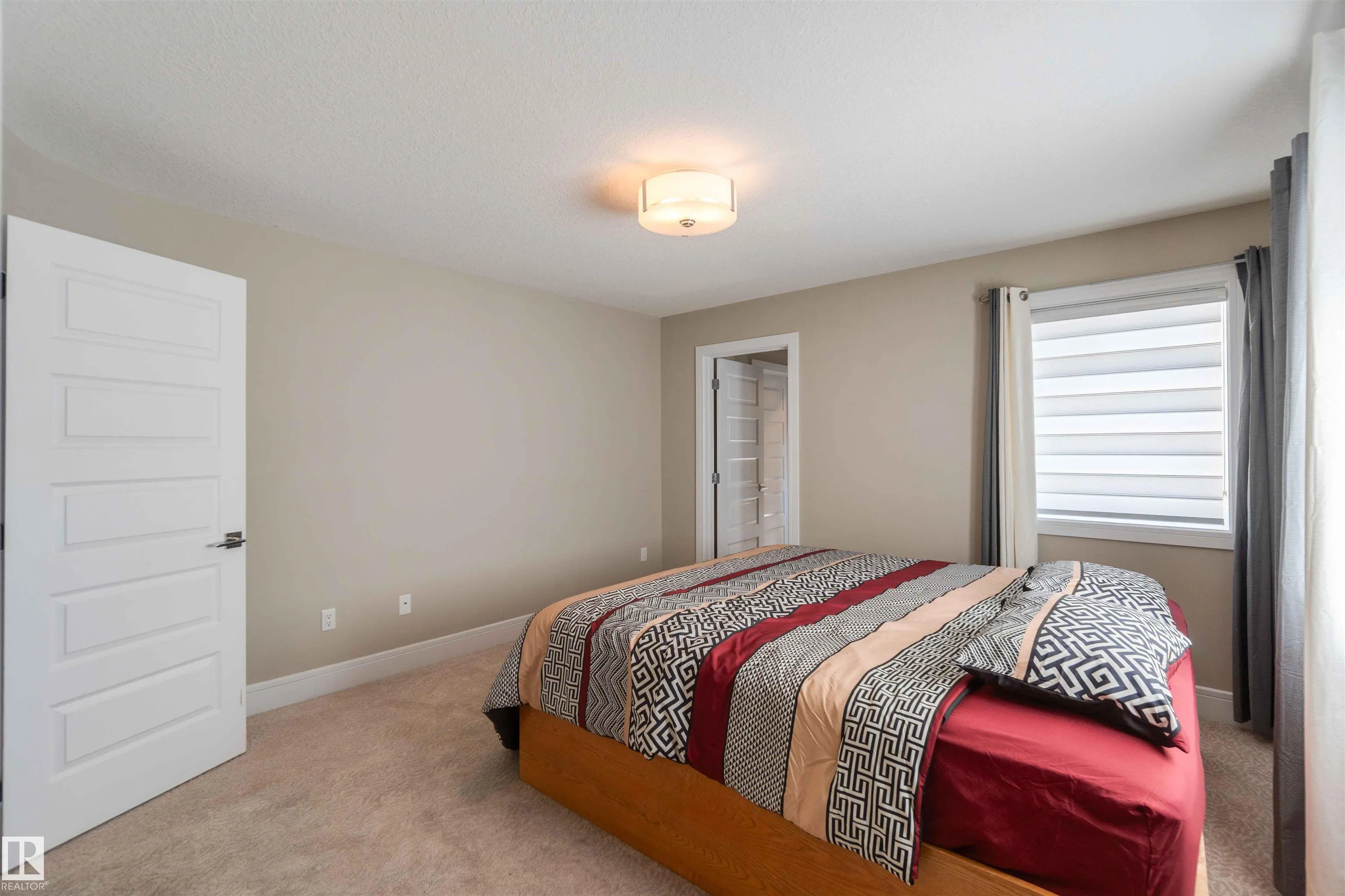 3948 CLAXTON Loop