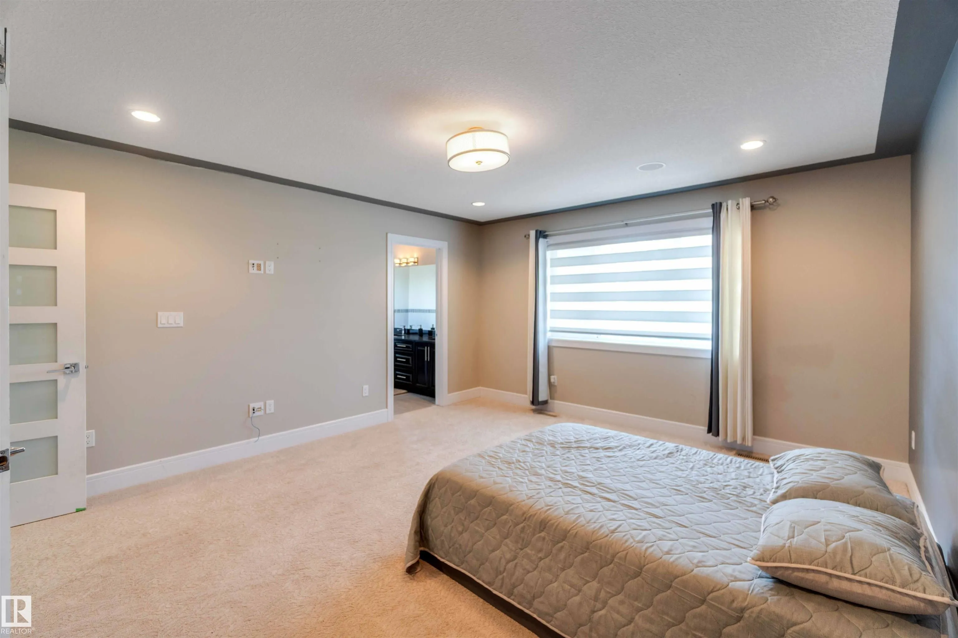 3948 CLAXTON Loop