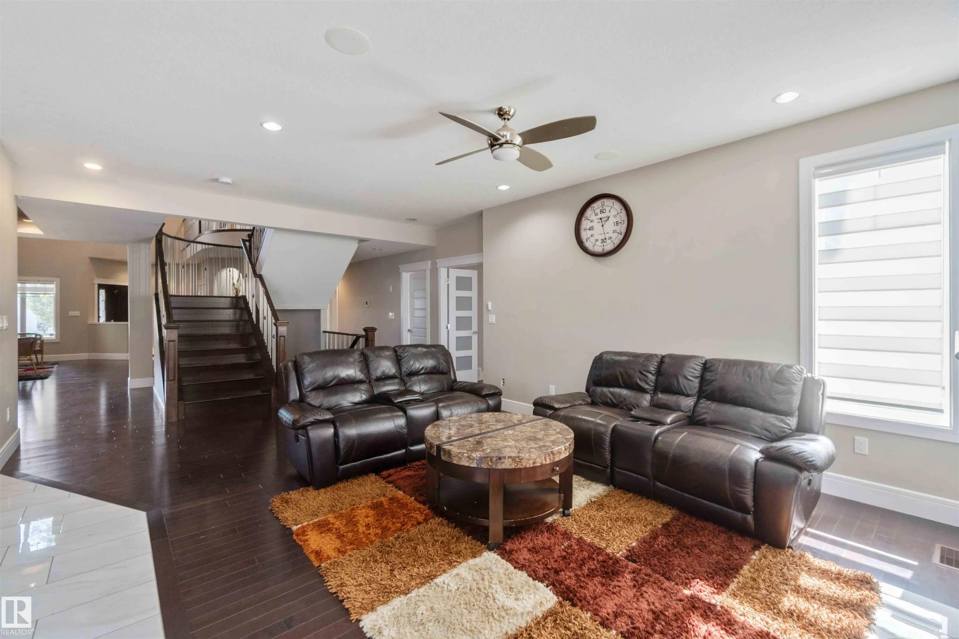 3948 CLAXTON Loop
