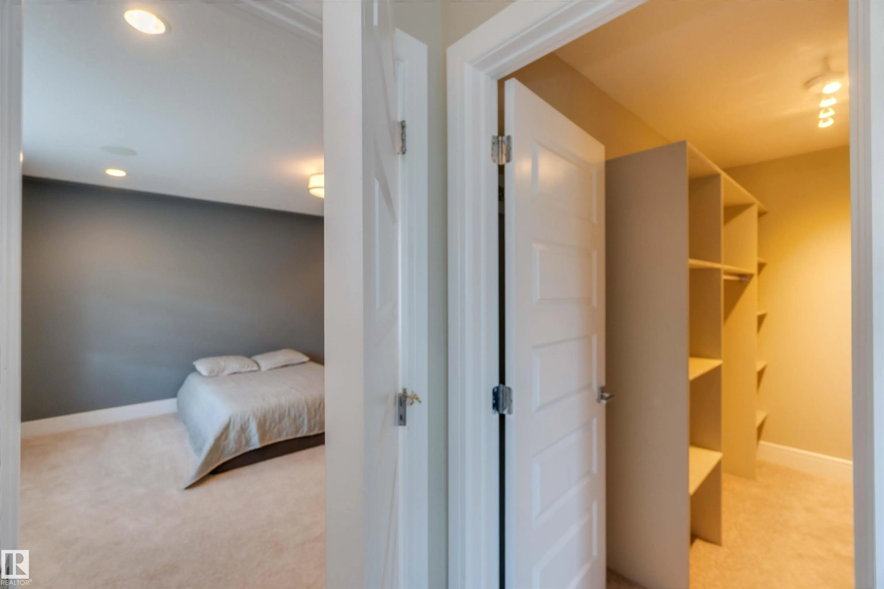 3948 CLAXTON Loop