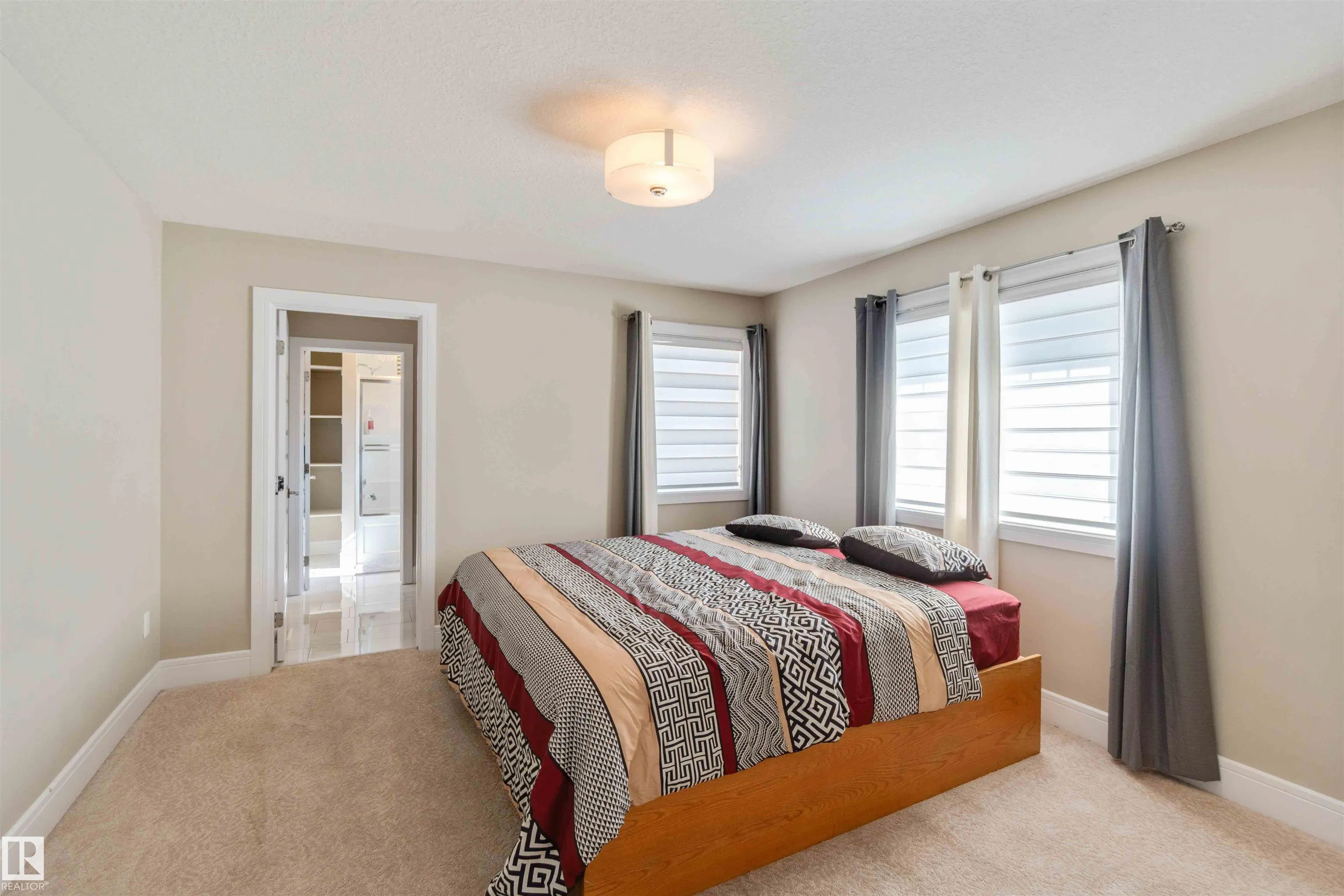 3948 CLAXTON Loop