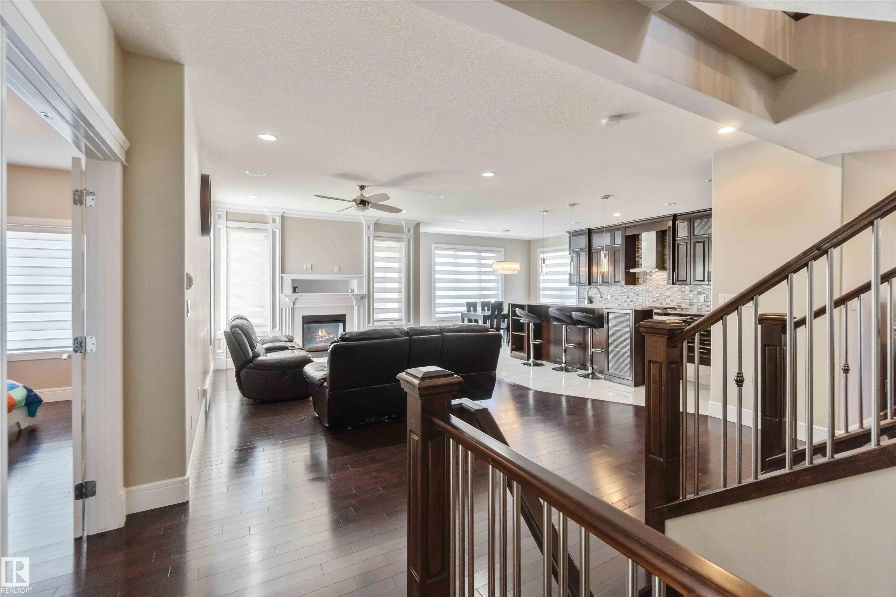 3948 CLAXTON Loop