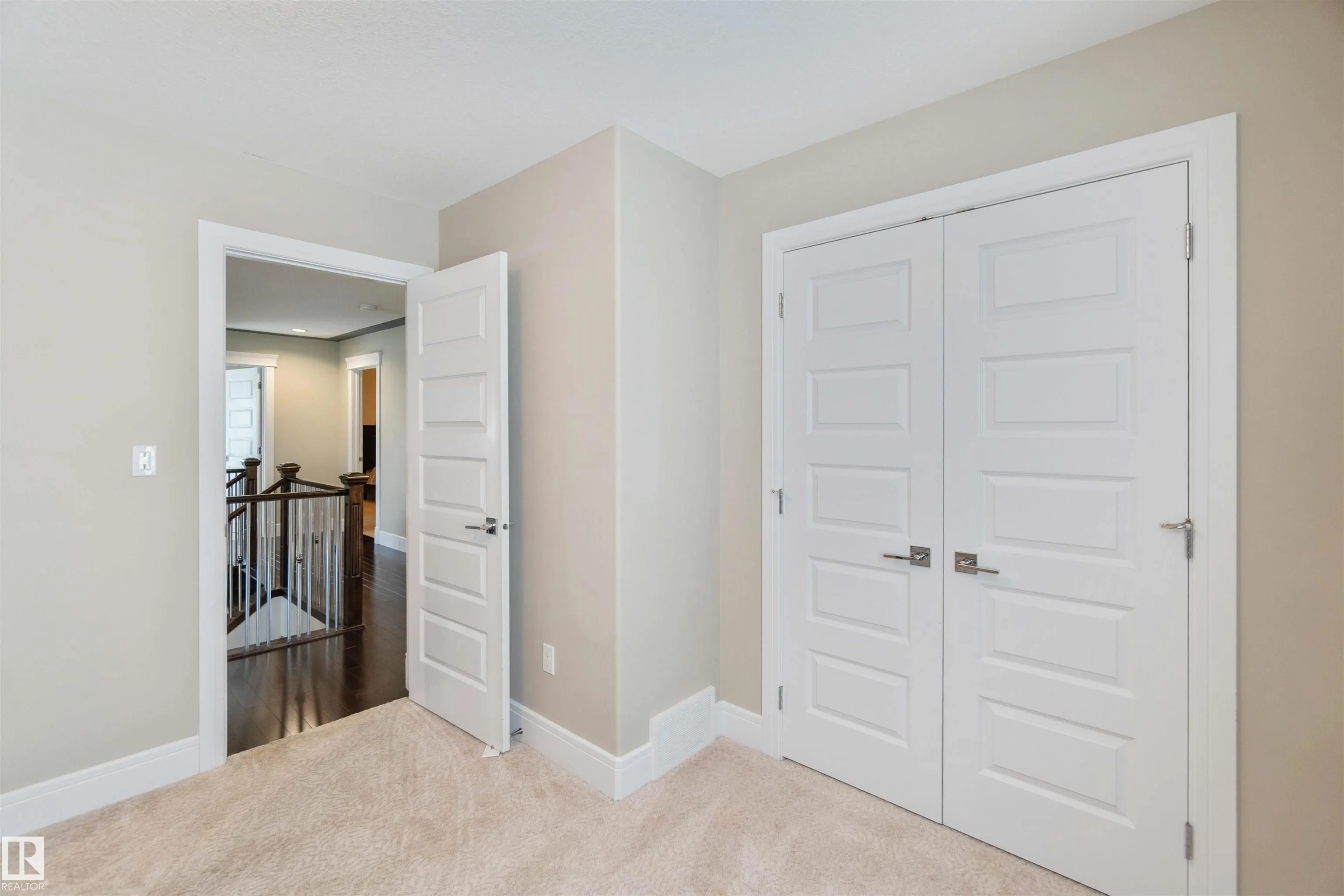 3948 CLAXTON Loop
