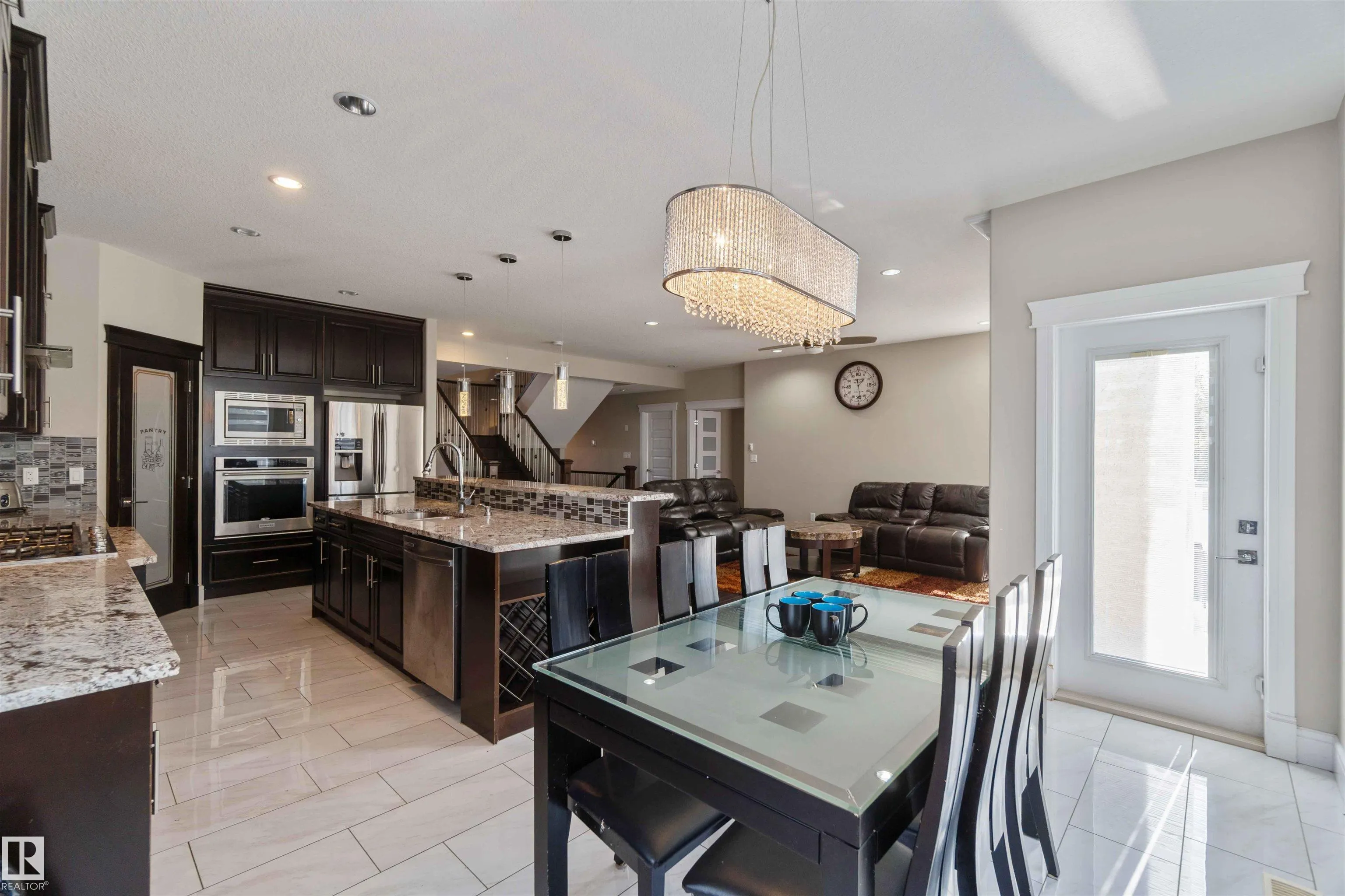 3948 CLAXTON Loop