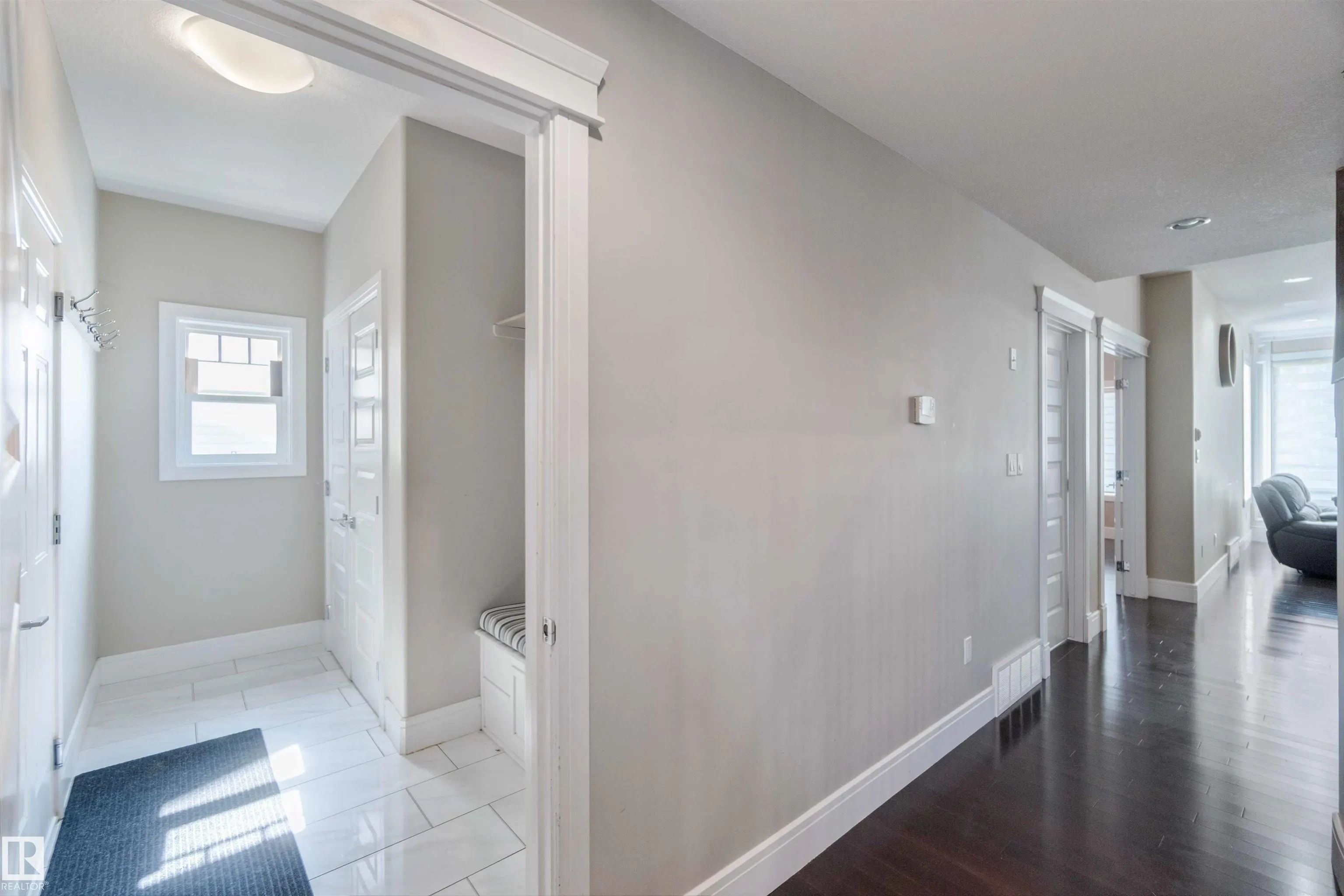 3948 CLAXTON Loop
