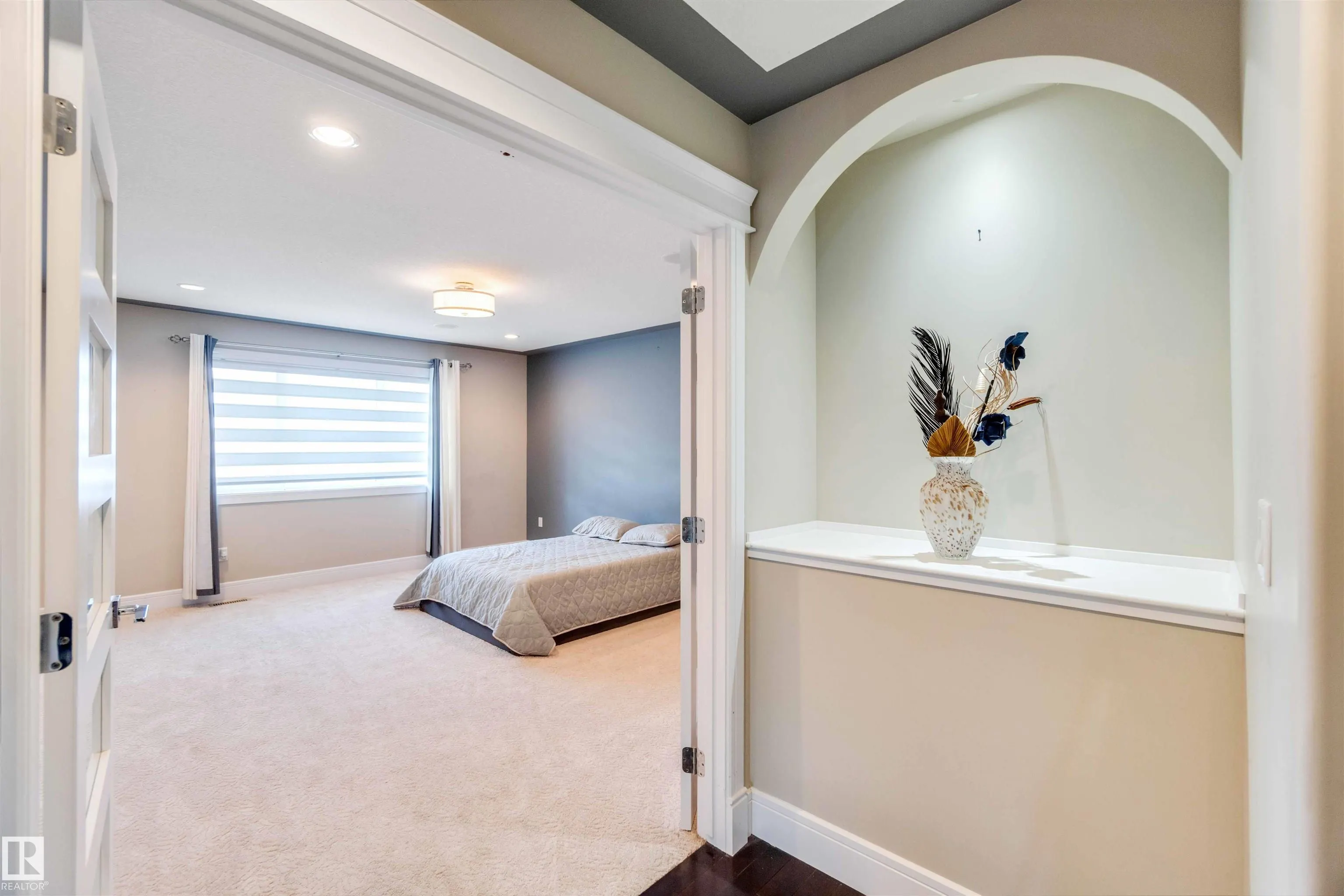 3948 CLAXTON Loop