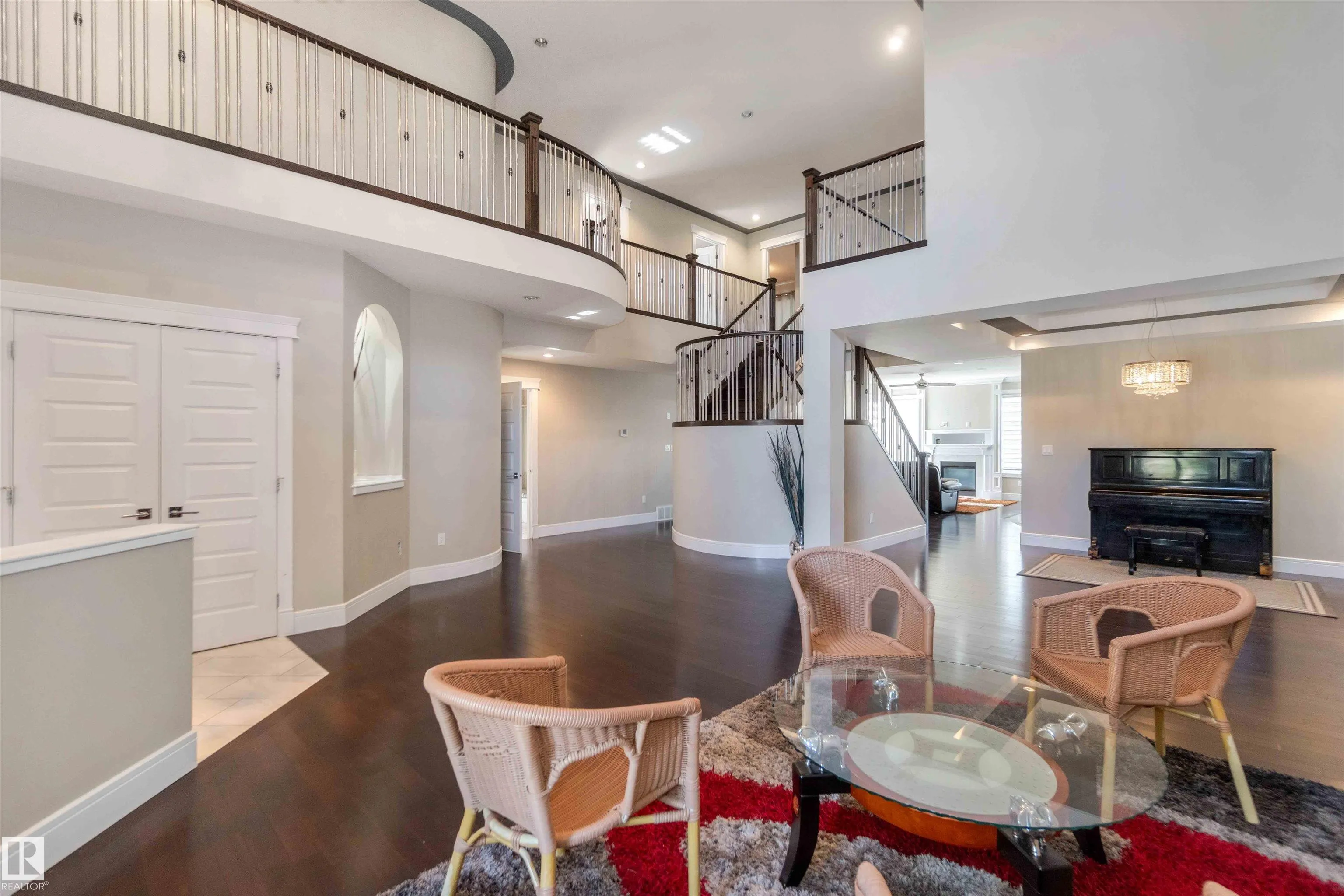 3948 CLAXTON Loop