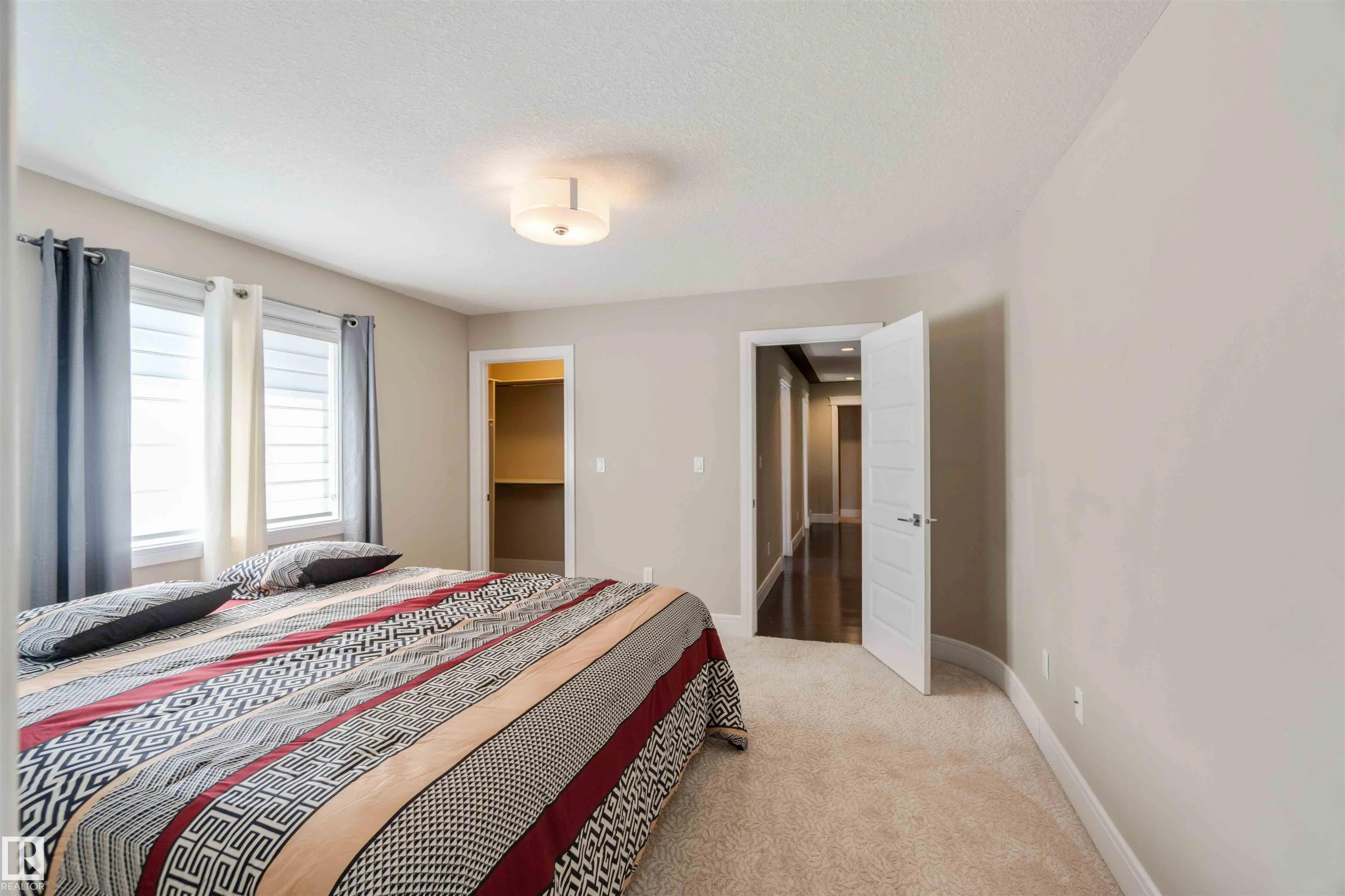 3948 CLAXTON Loop