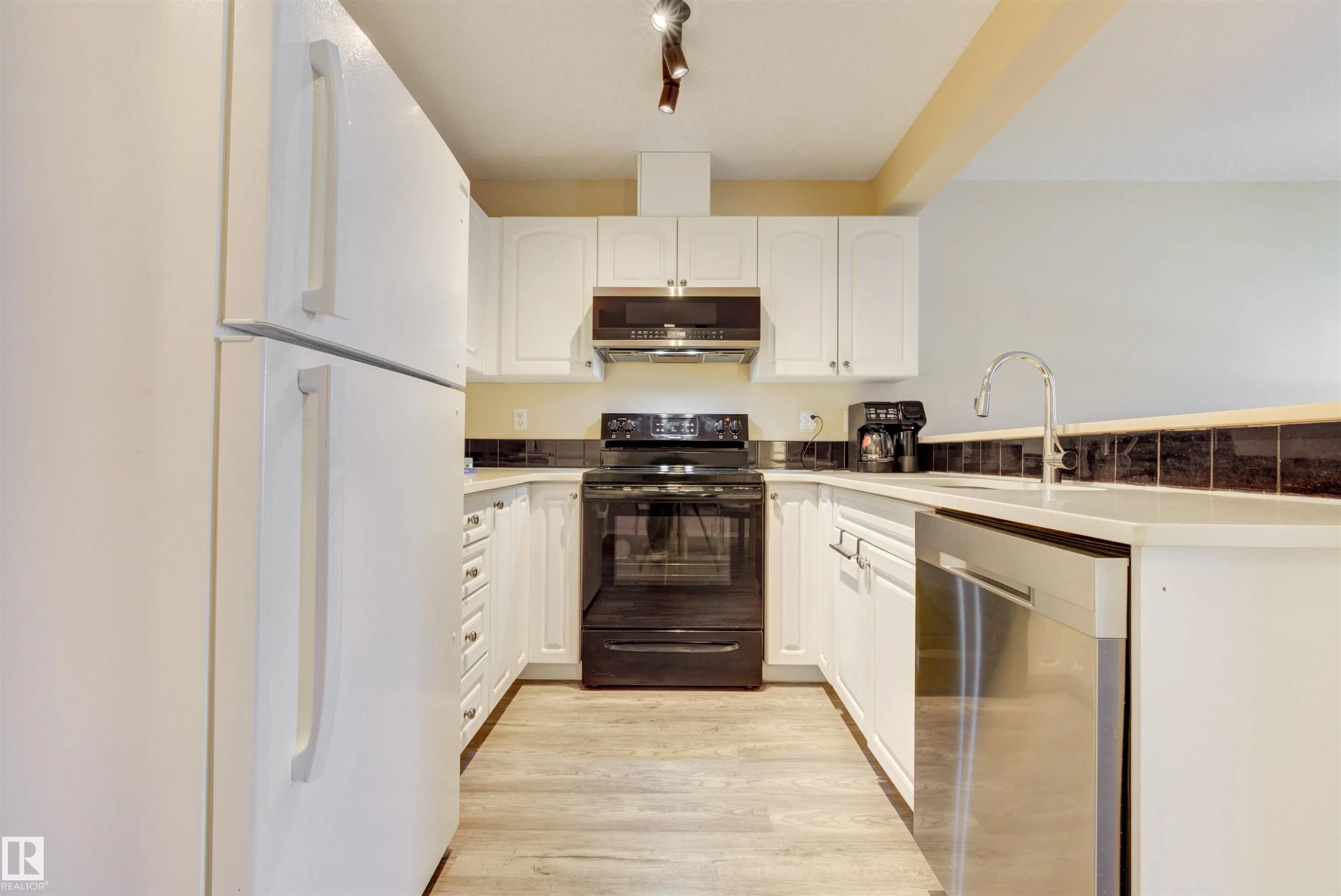 230 EDWARDS Drive