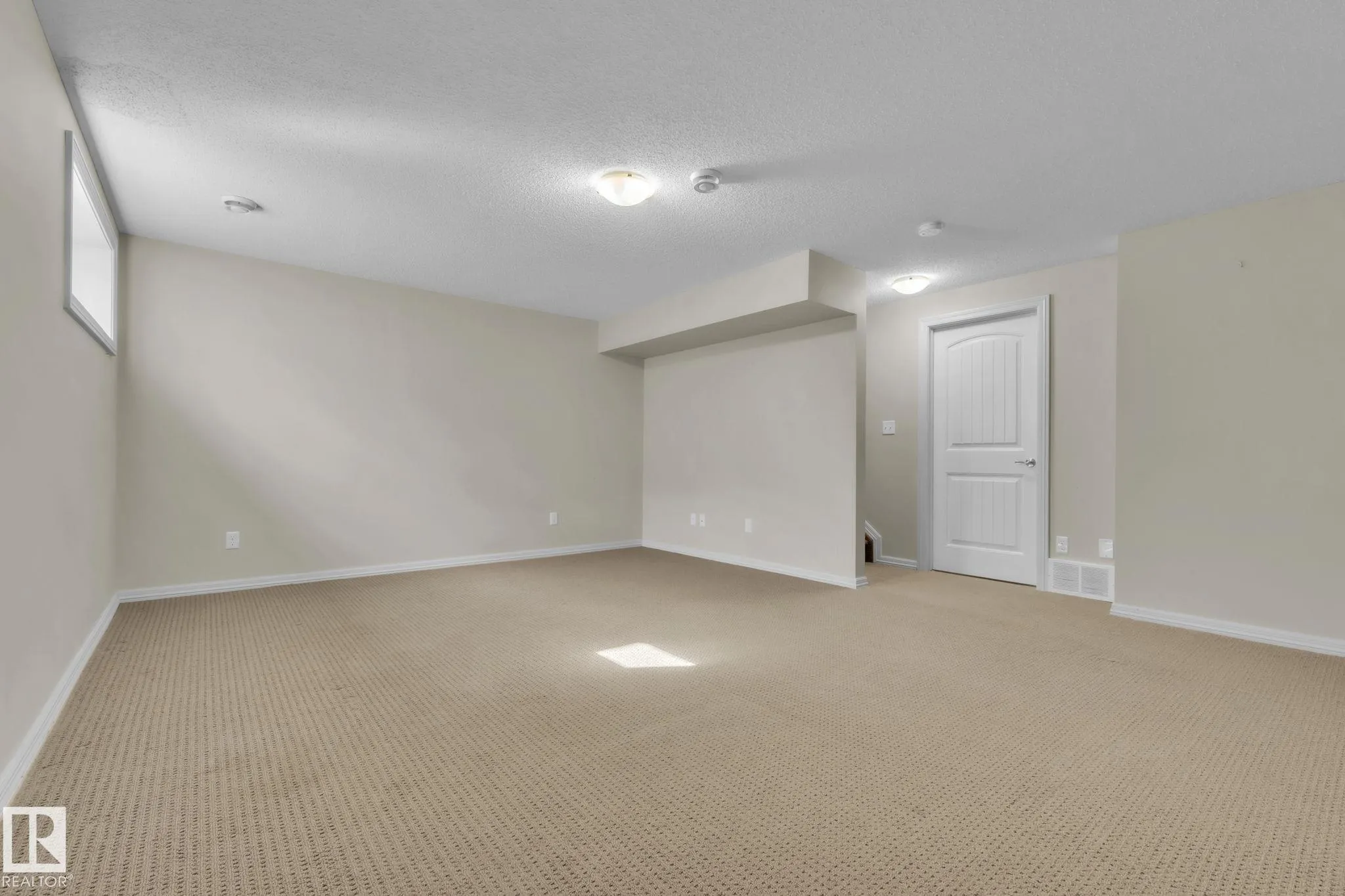 140 CALVERT Wynd
