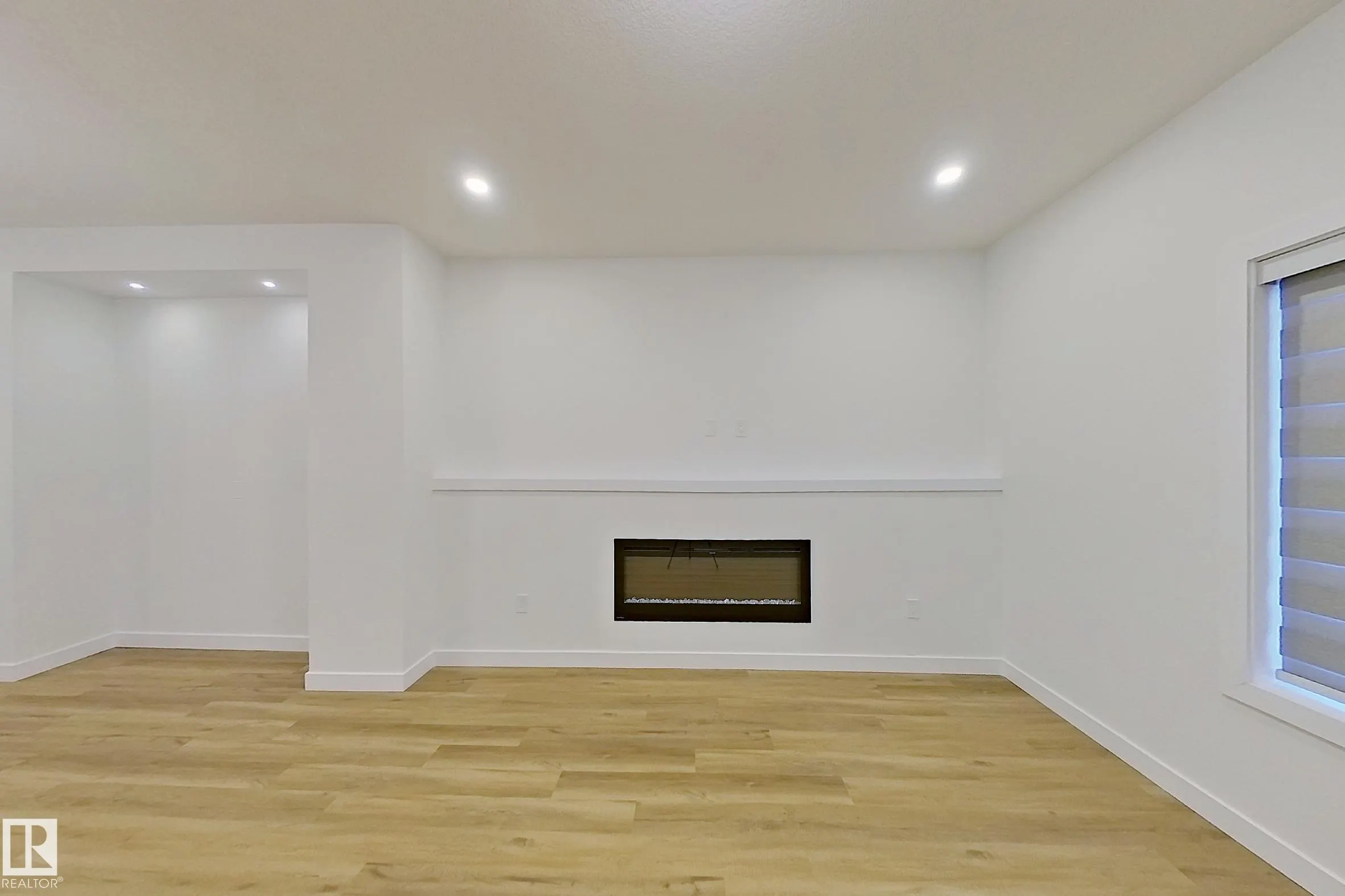 10 SALISBURY Way