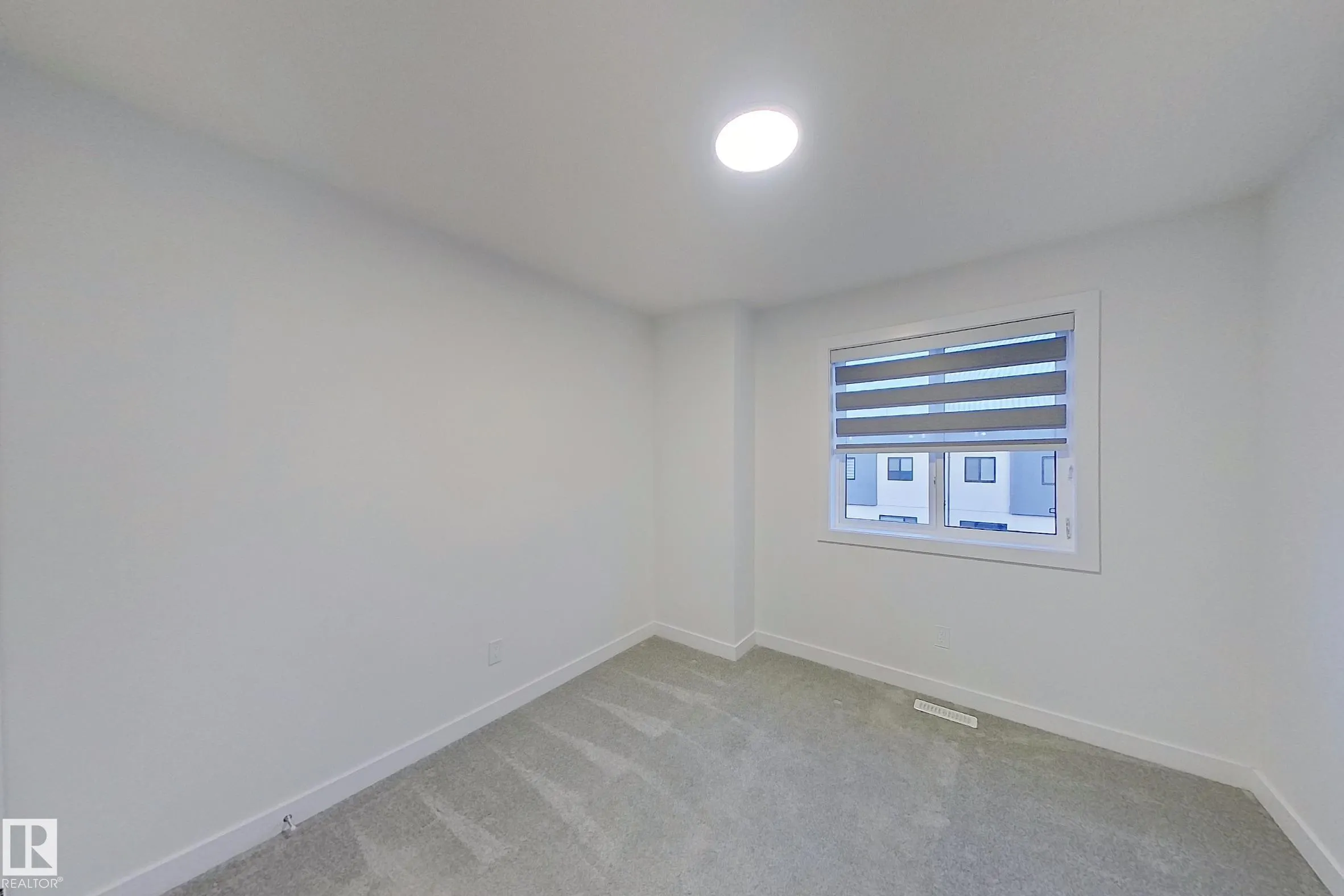10 SALISBURY Way