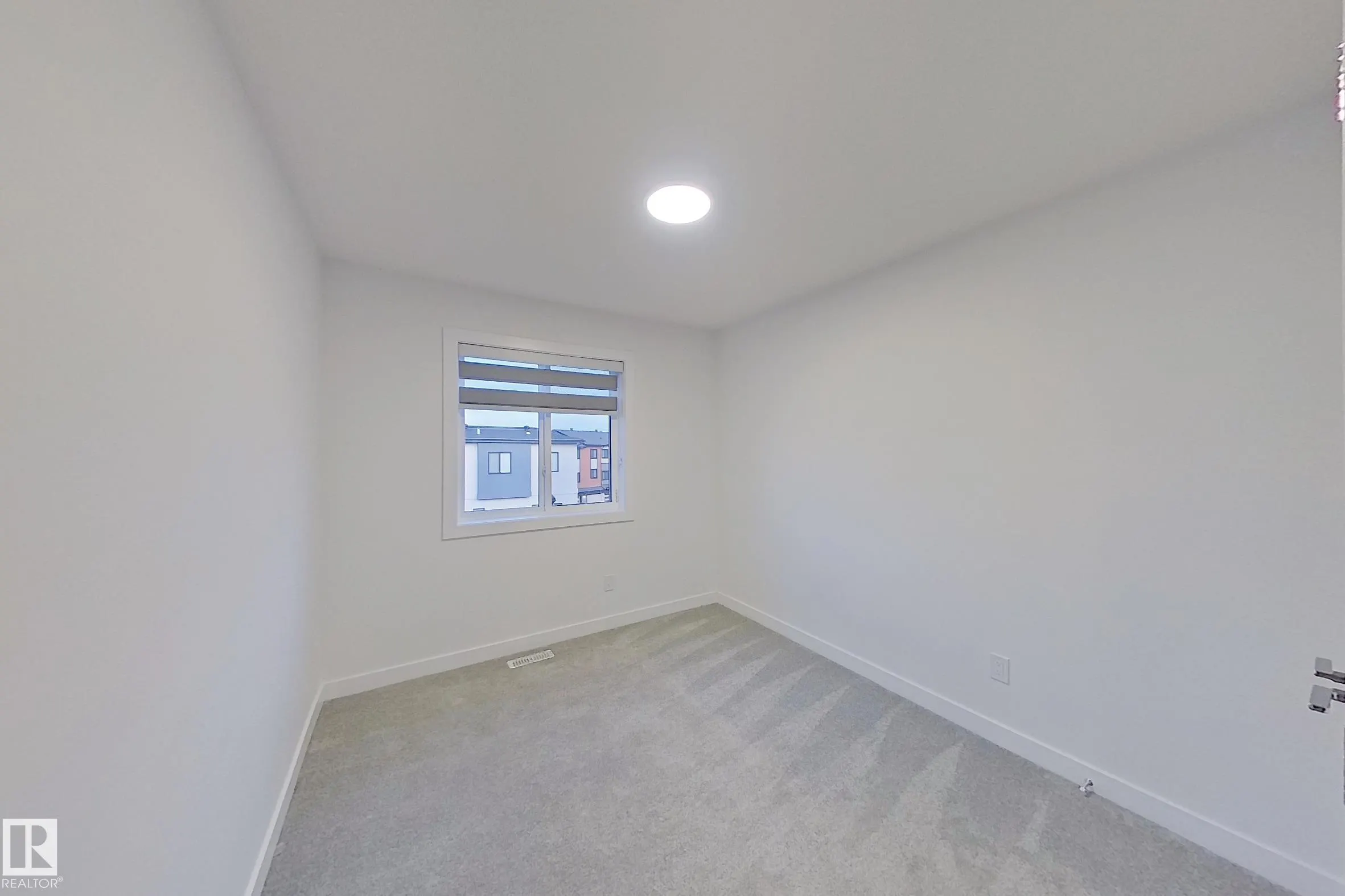 10 SALISBURY Way