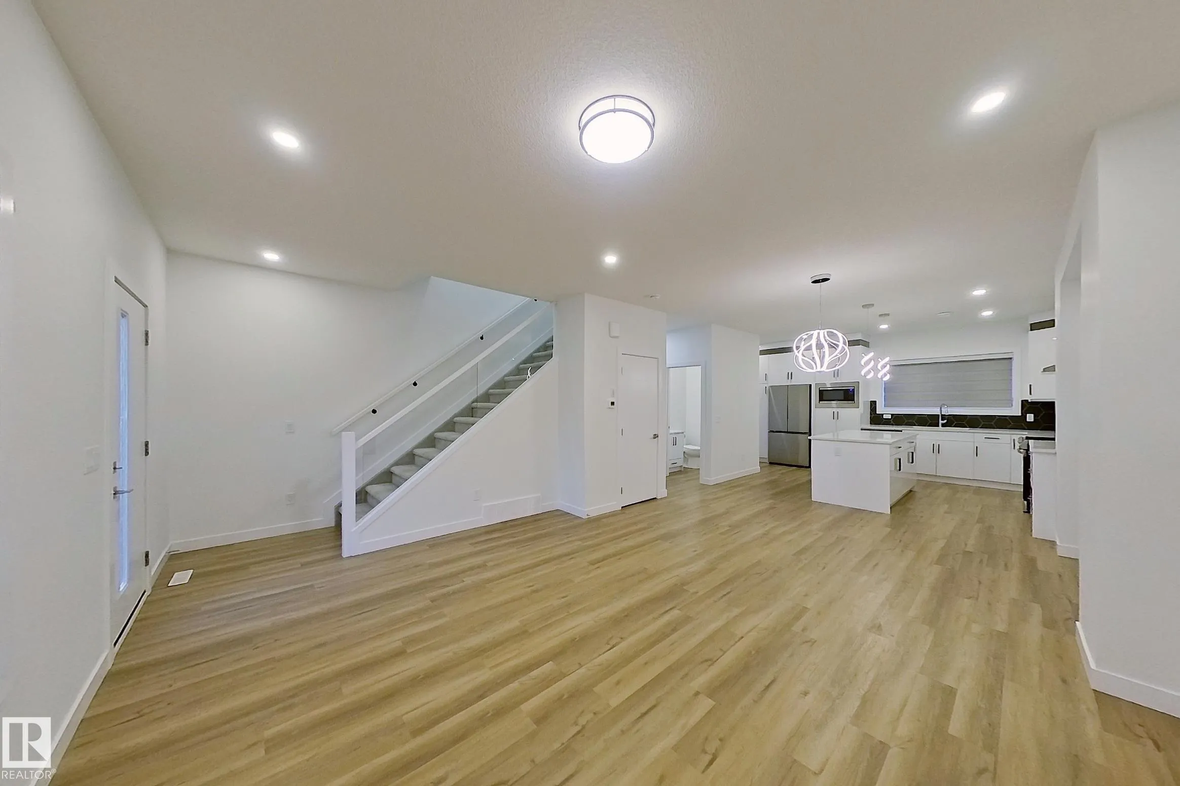 10 SALISBURY Way