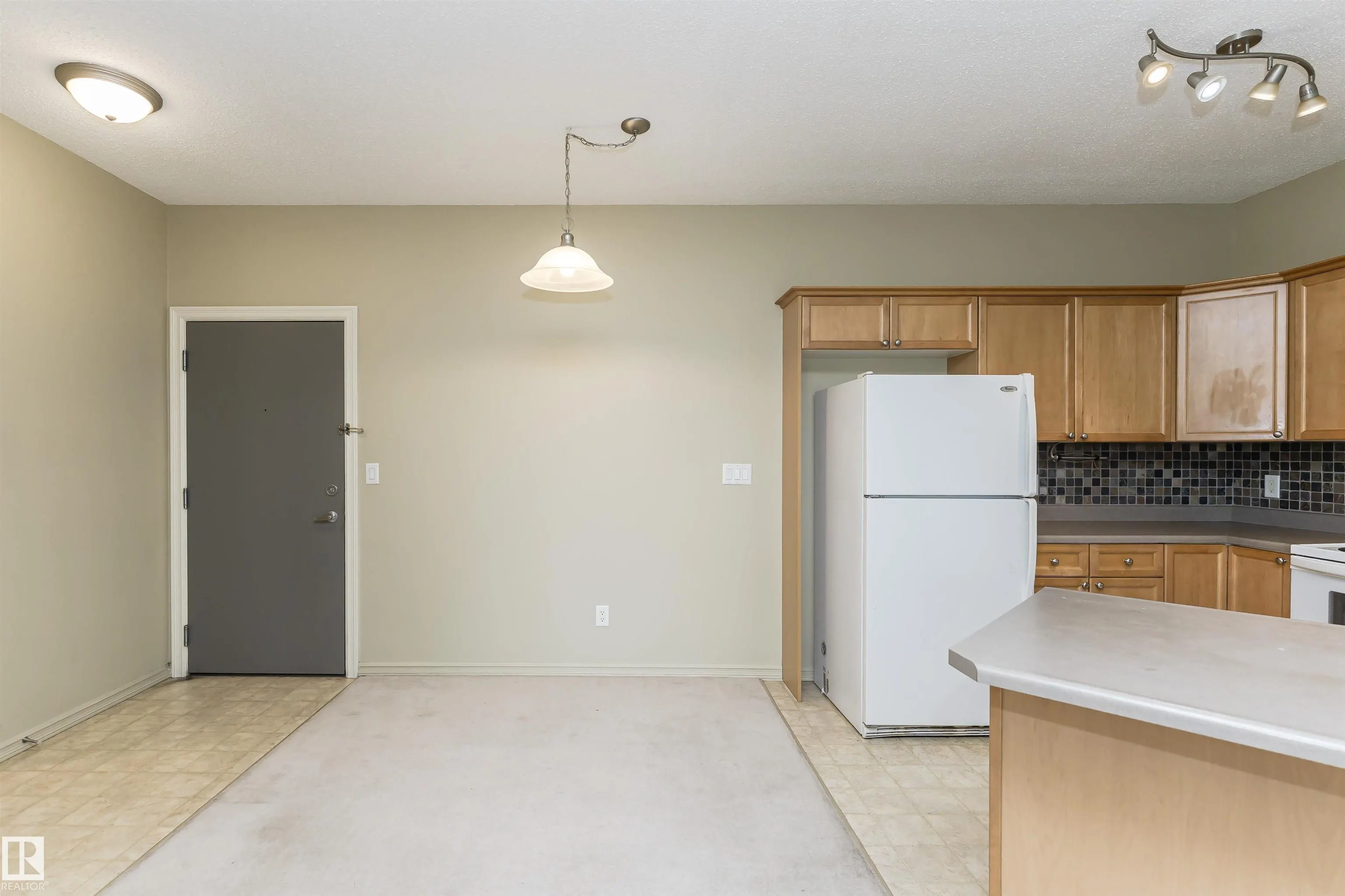 226 MACEWAN Road