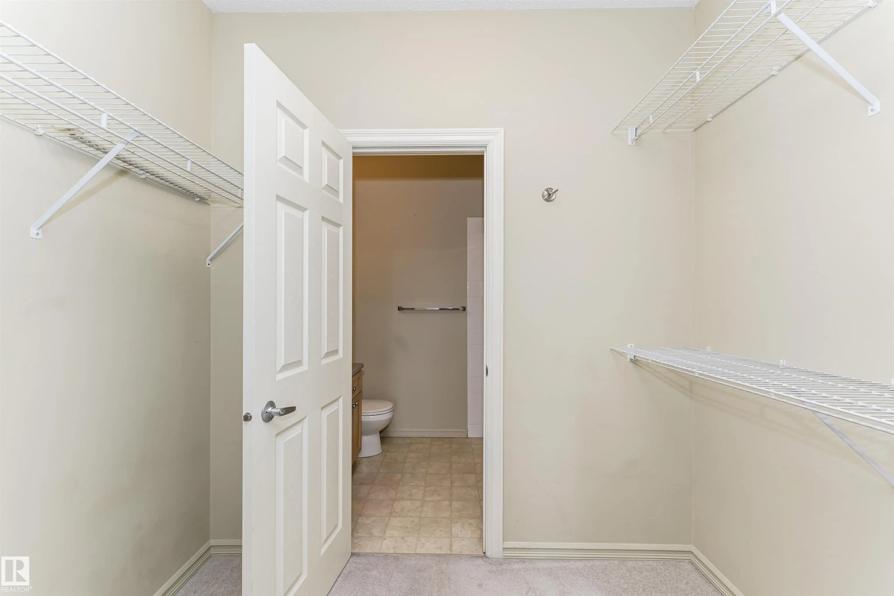 226 MACEWAN Road