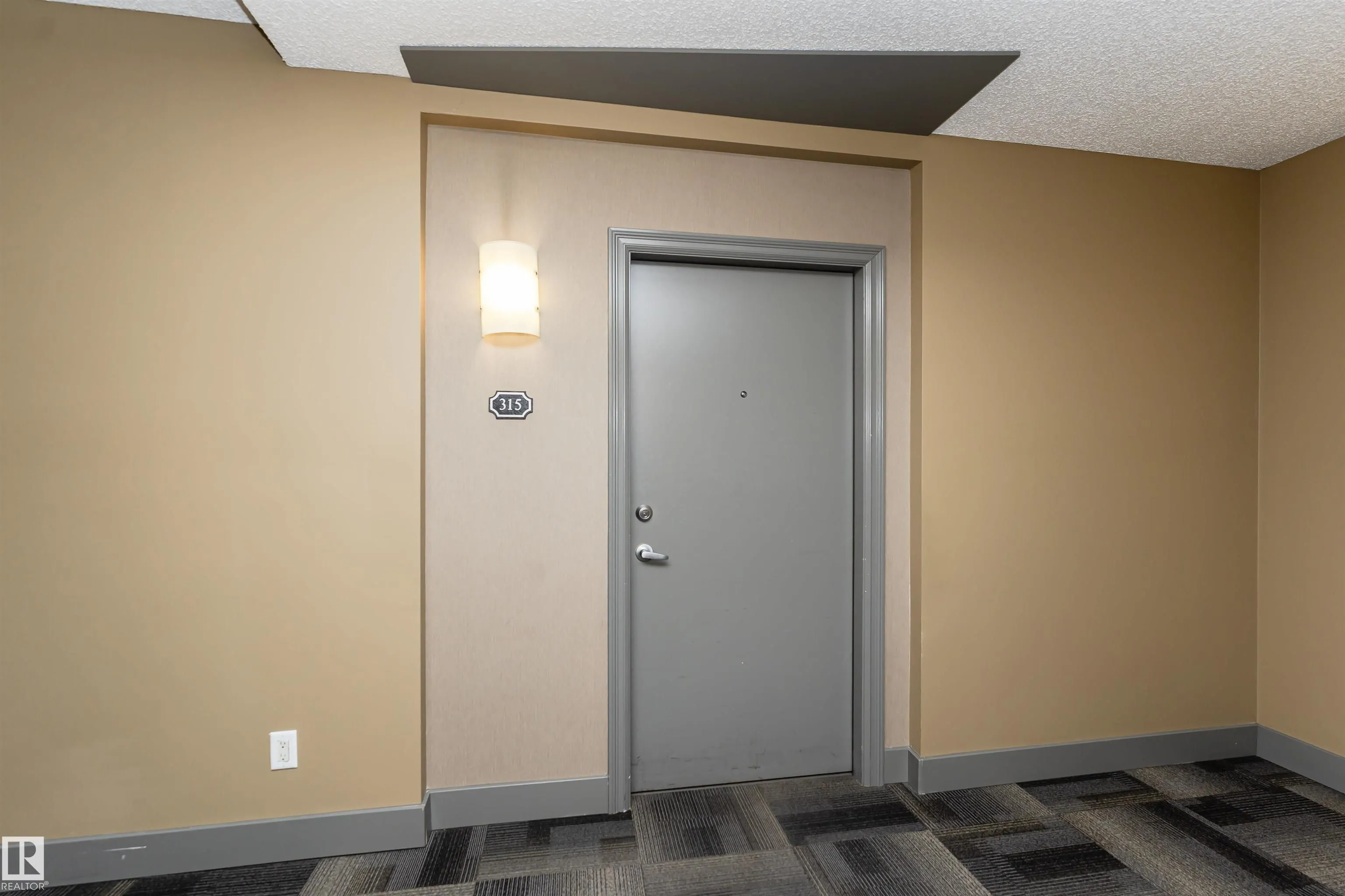 226 MACEWAN Road