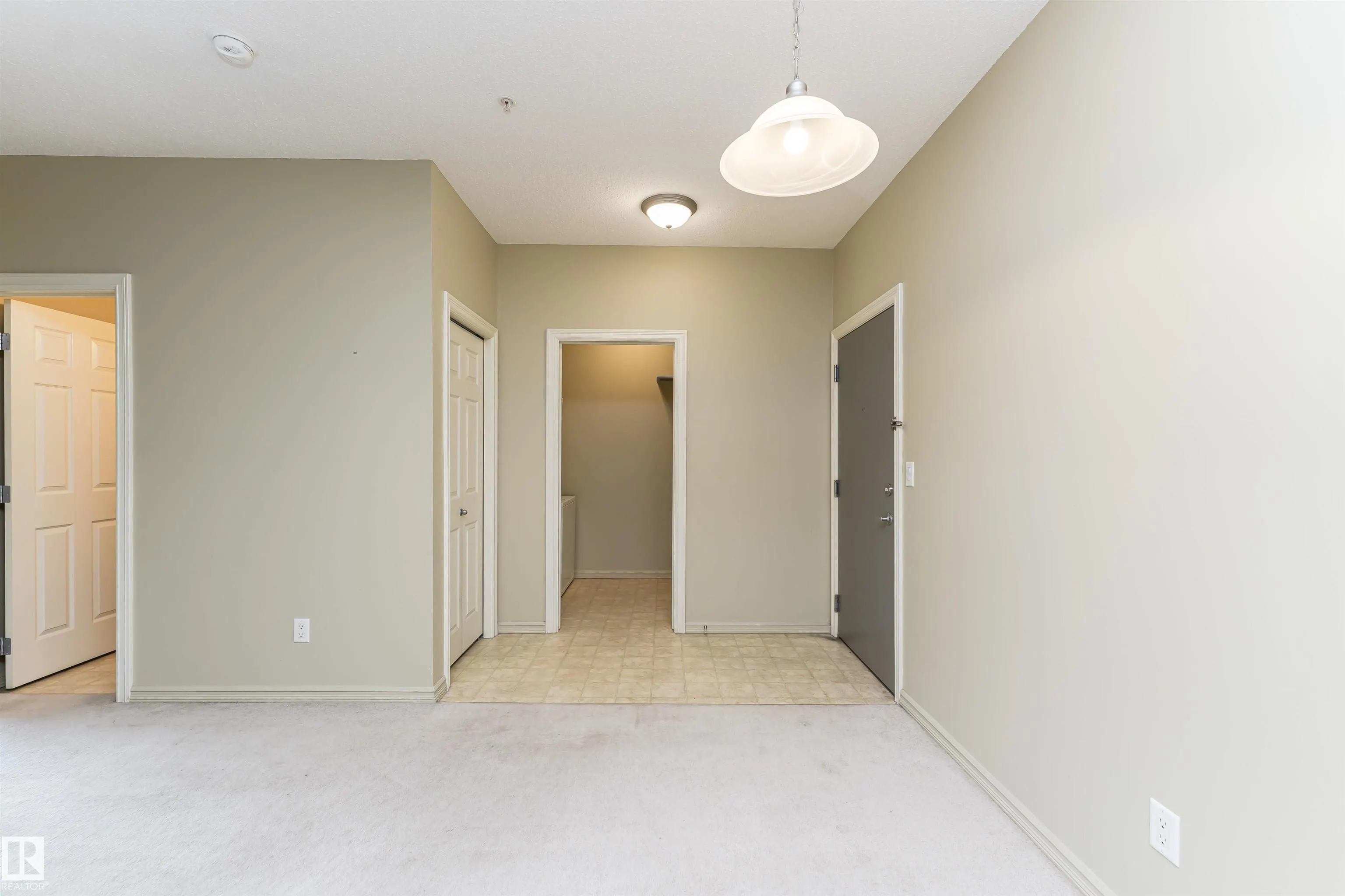 226 MACEWAN Road