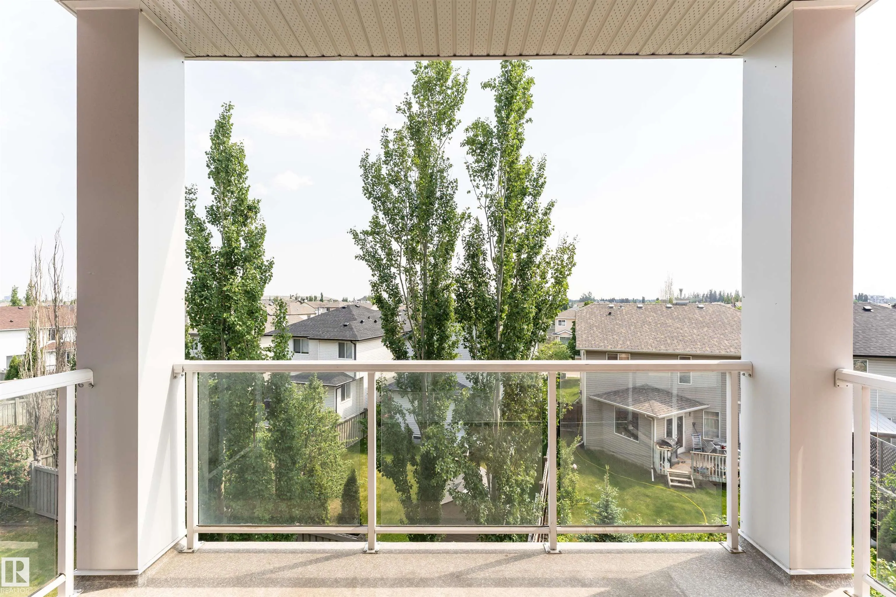 226 MACEWAN Road