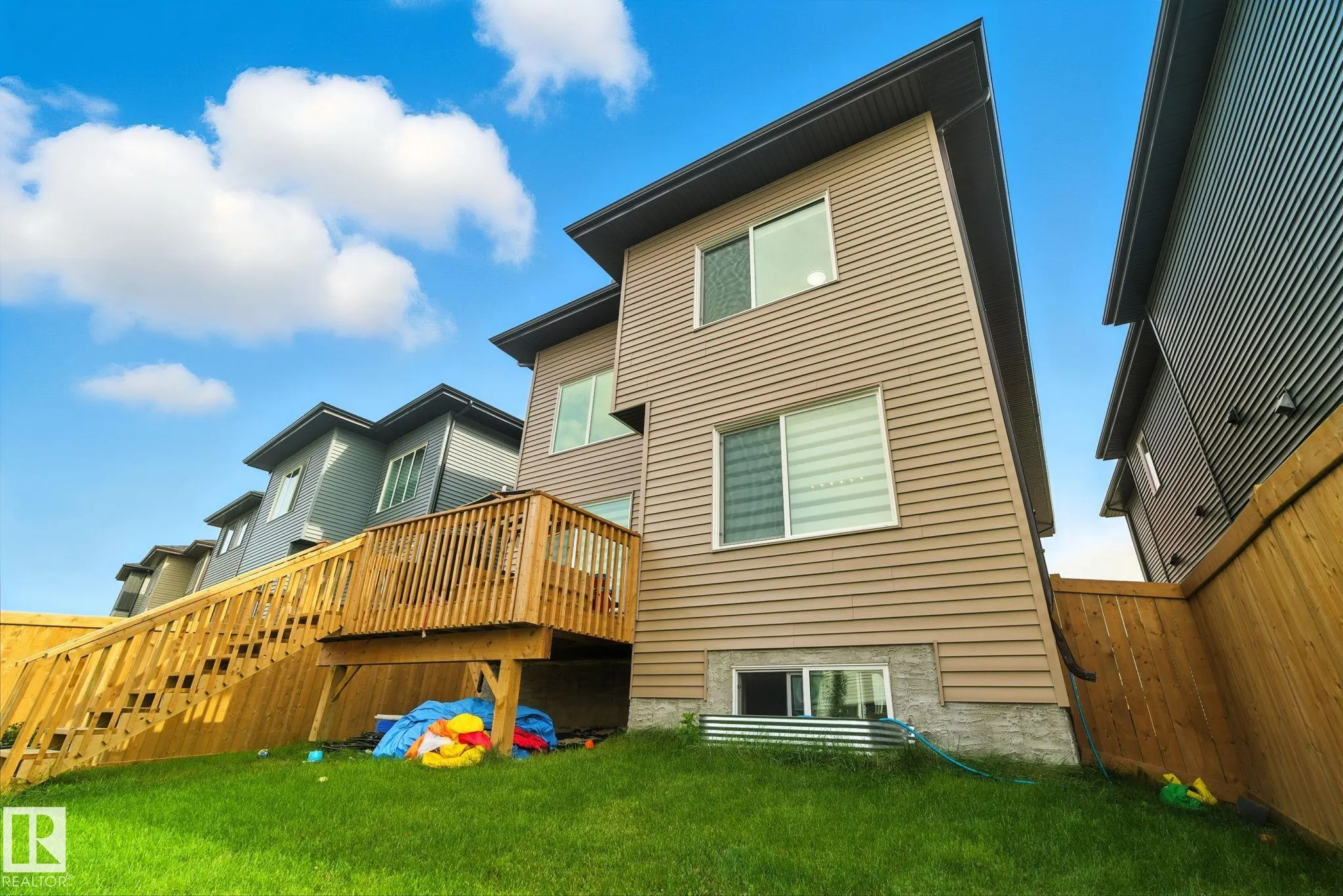 50 GRASSVIEW Crescent