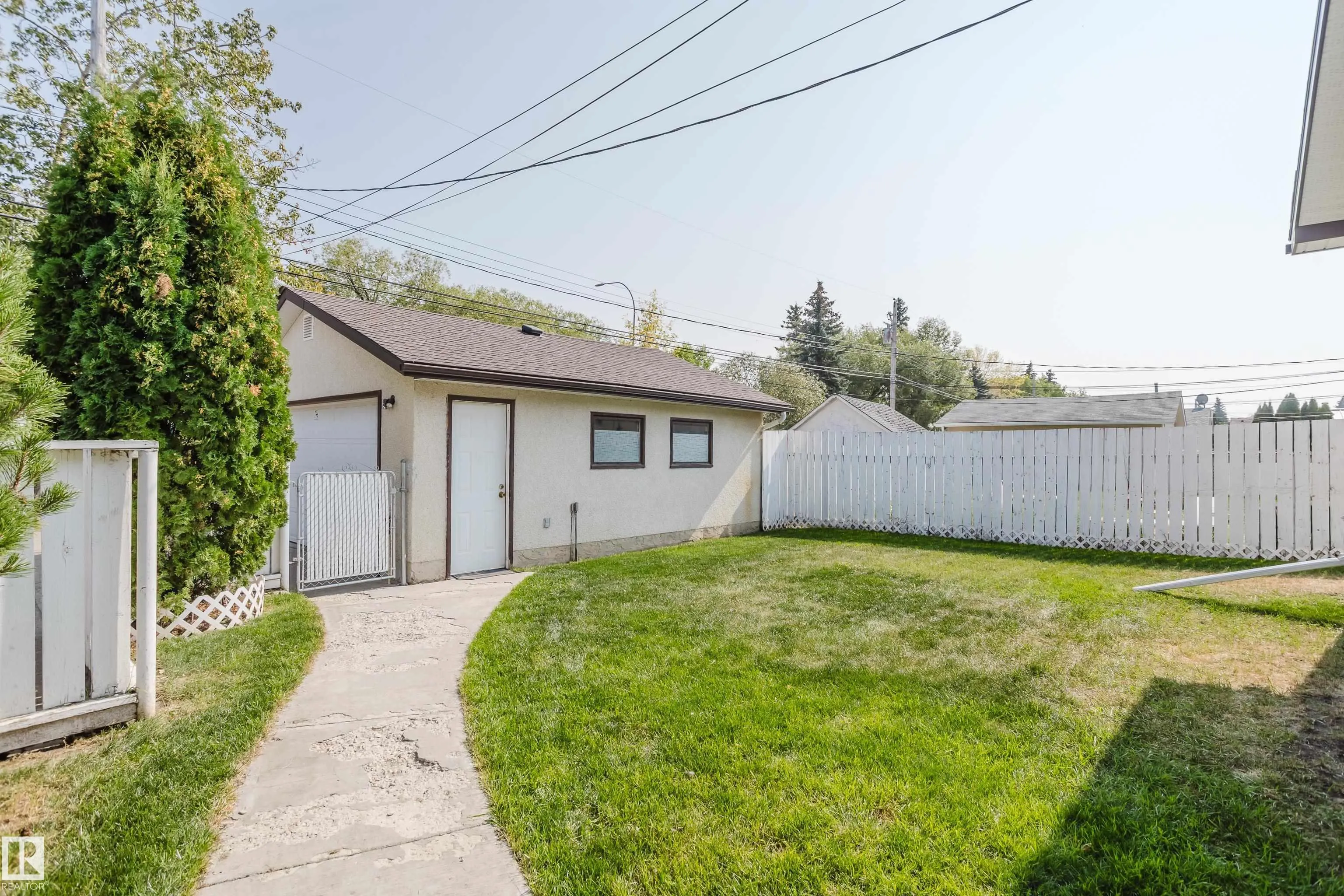 3 LINDEN Street