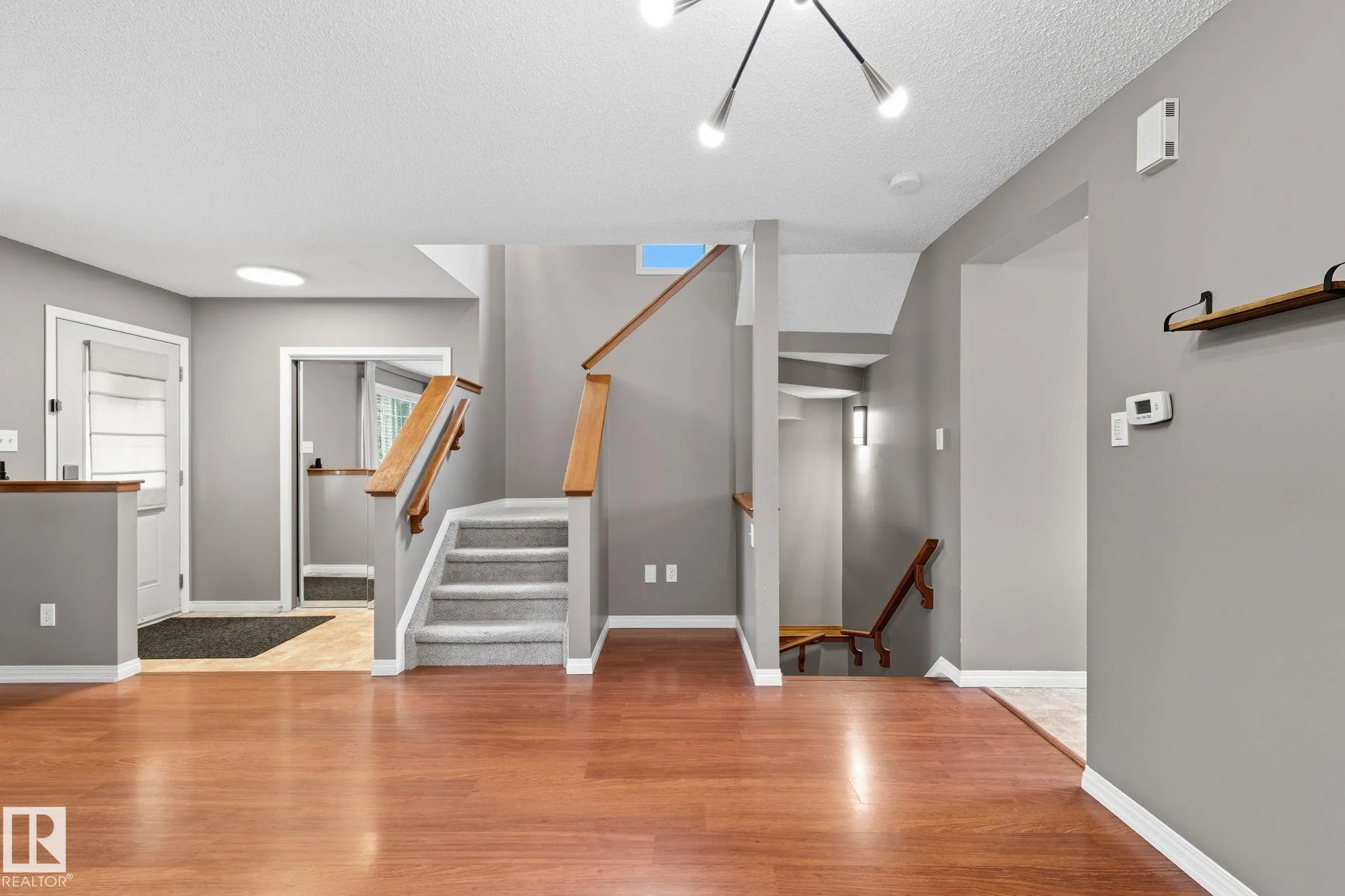 5587 Stevens Crescent