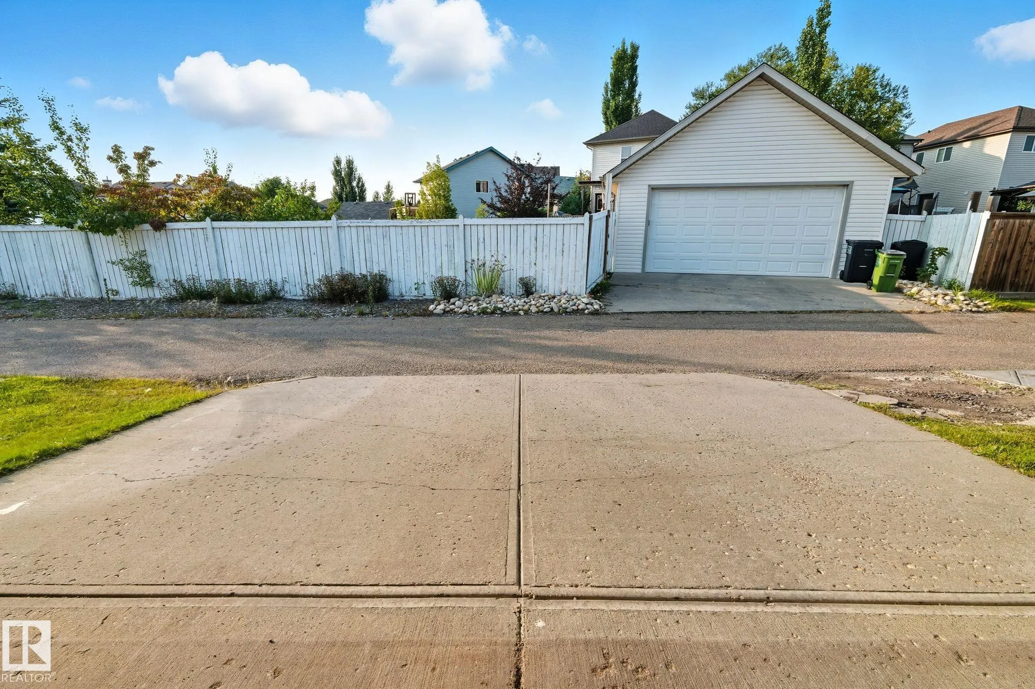 5587 Stevens Crescent