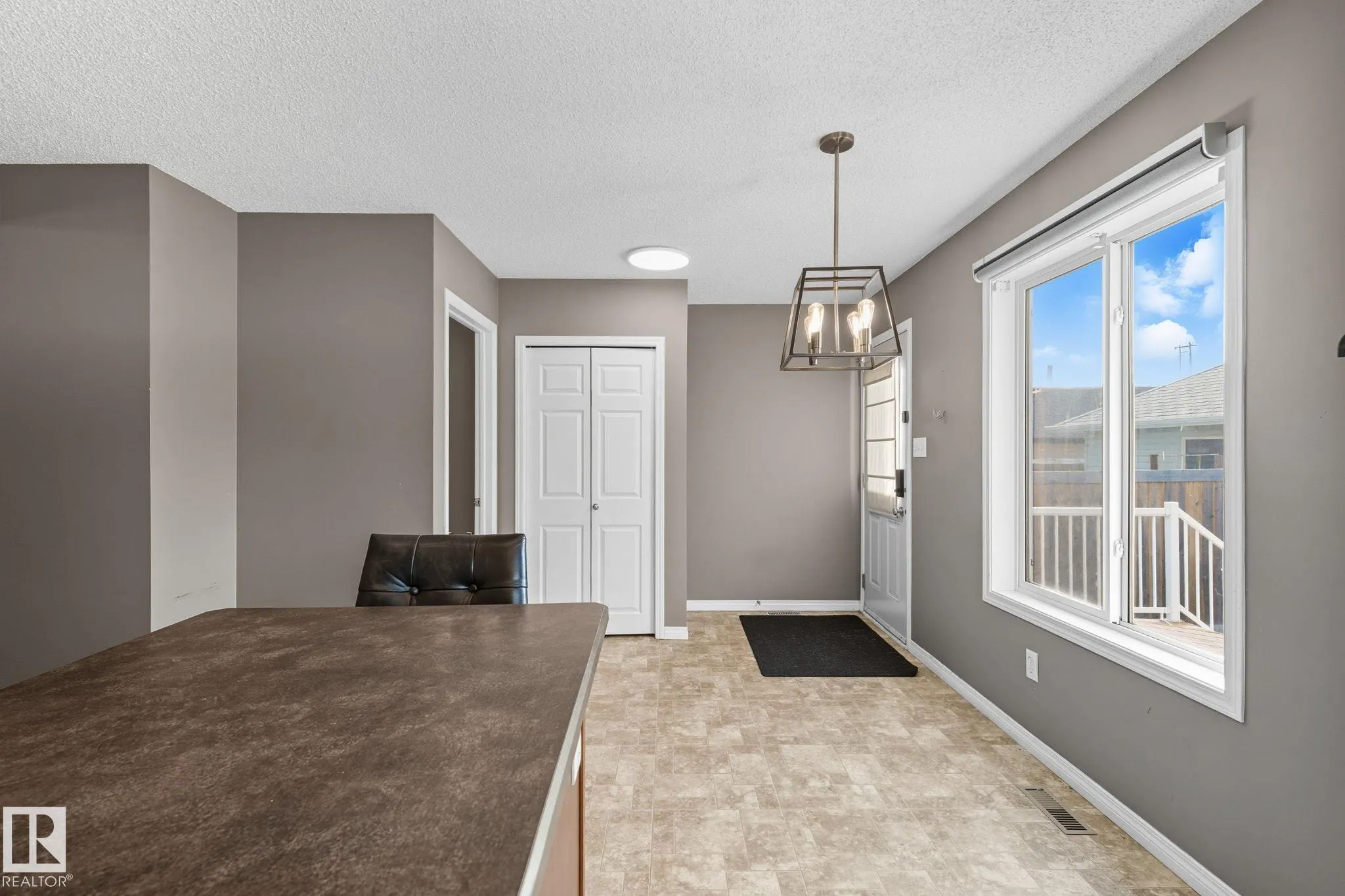 5587 Stevens Crescent