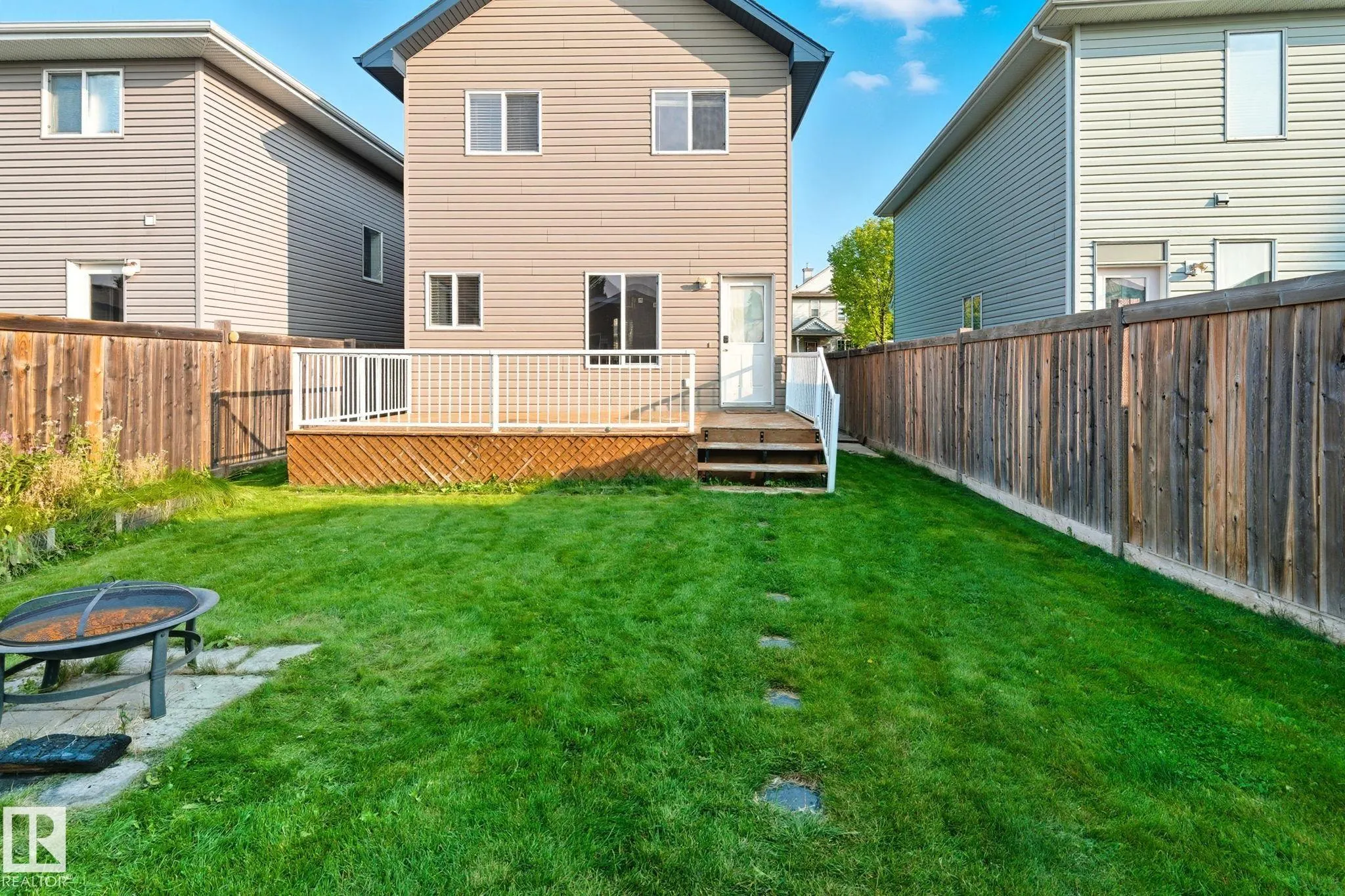 5587 Stevens Crescent