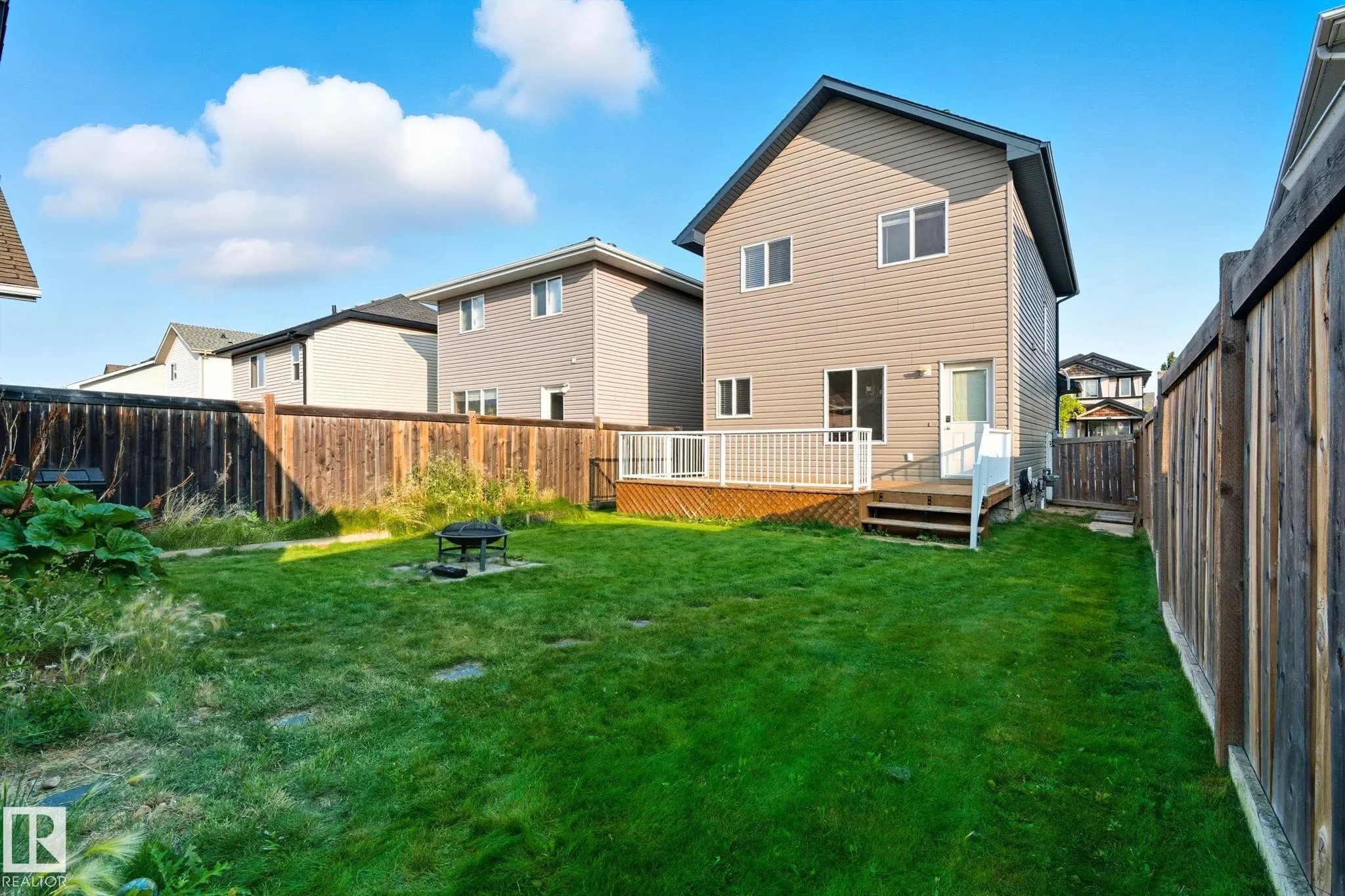 5587 Stevens Crescent