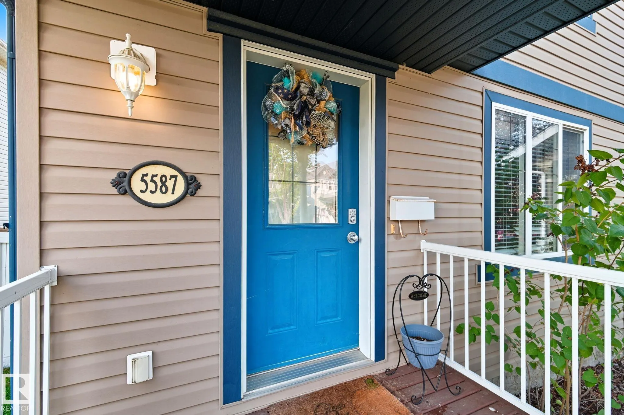 5587 Stevens Crescent