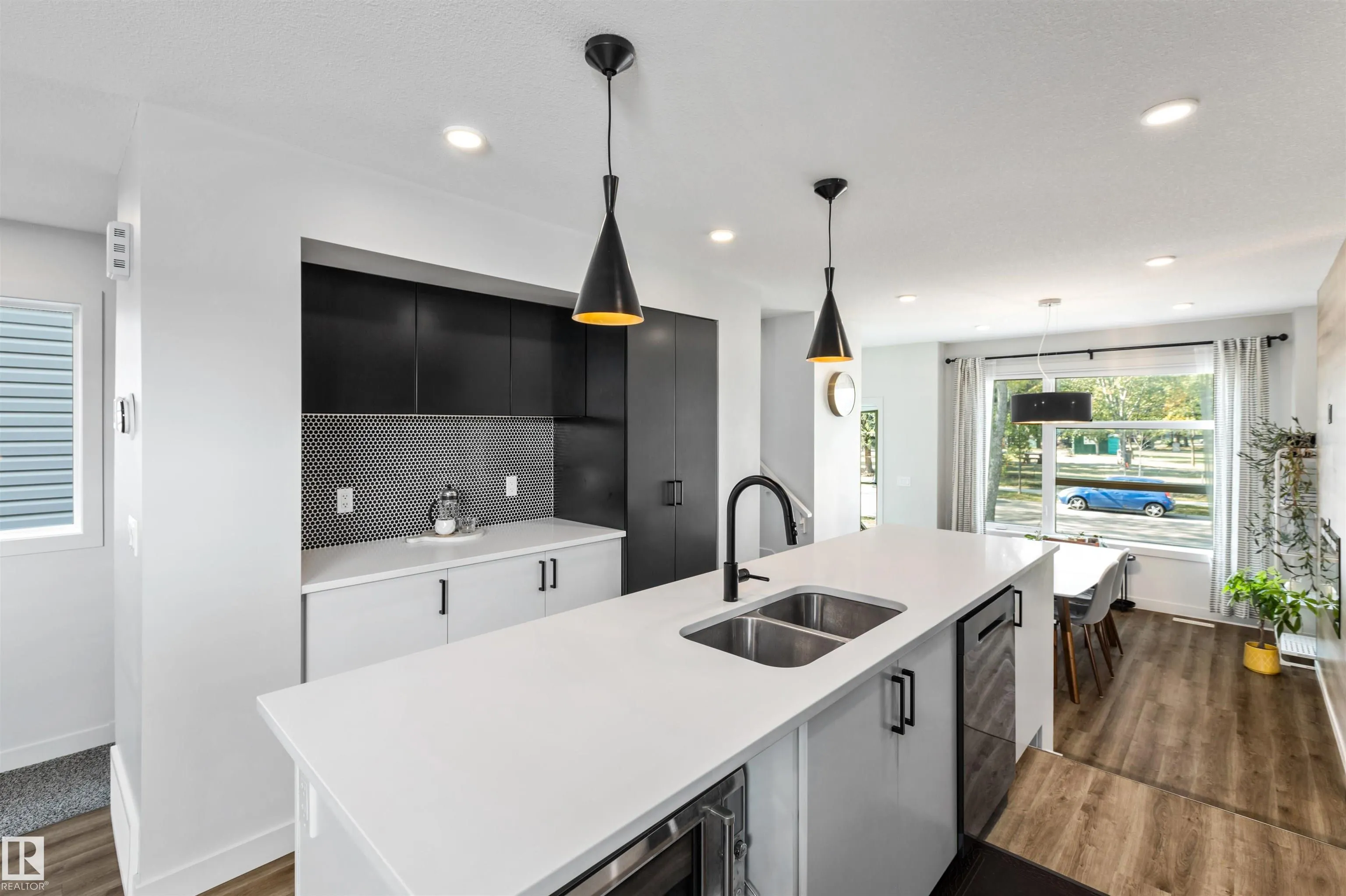 12037 124 Street