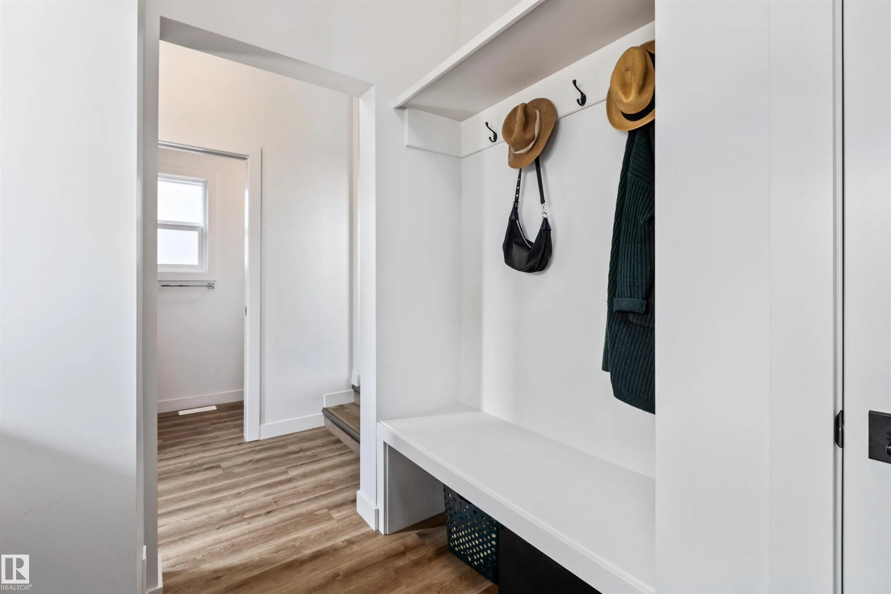 12037 124 Street