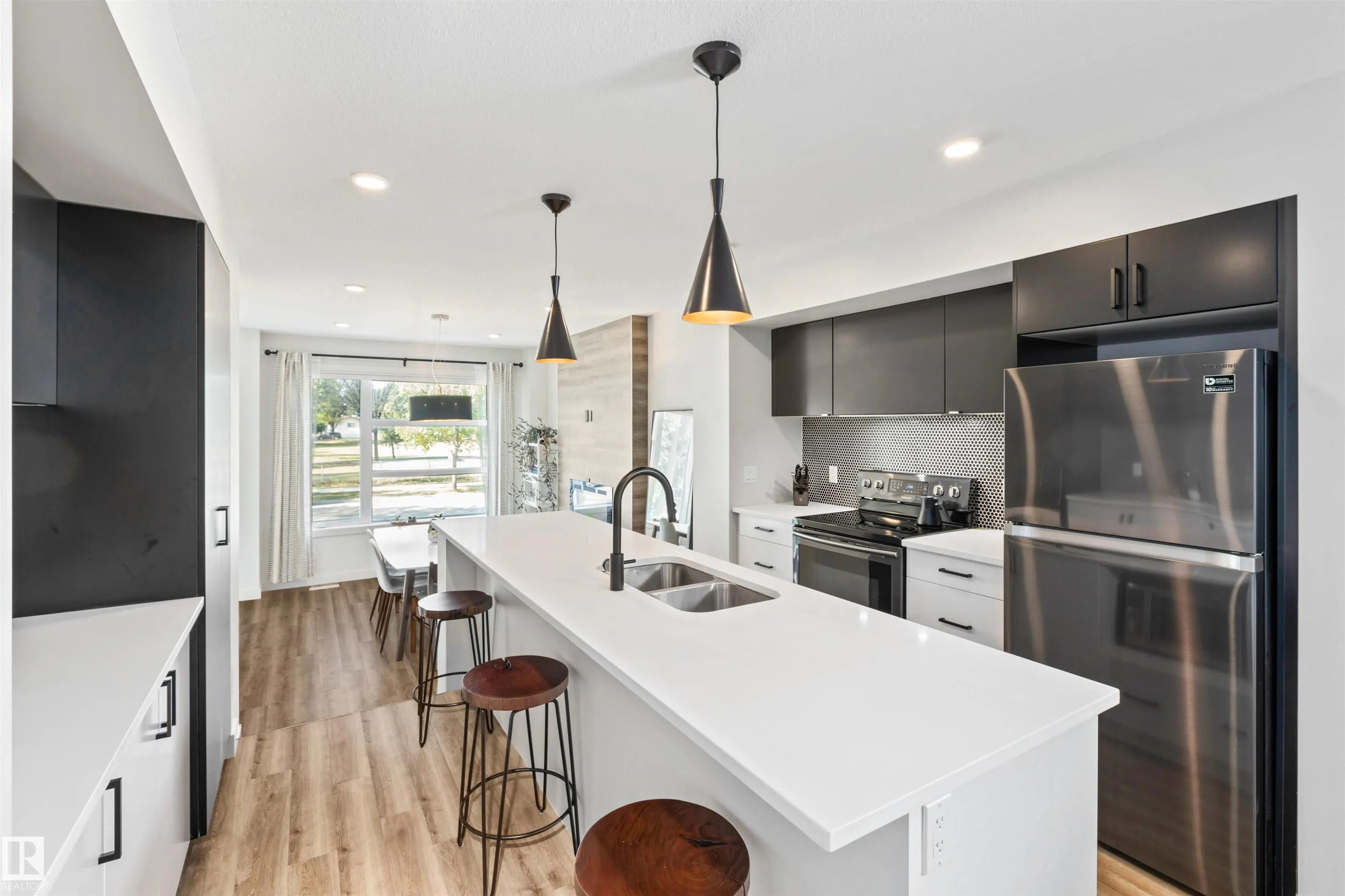 12037 124 Street